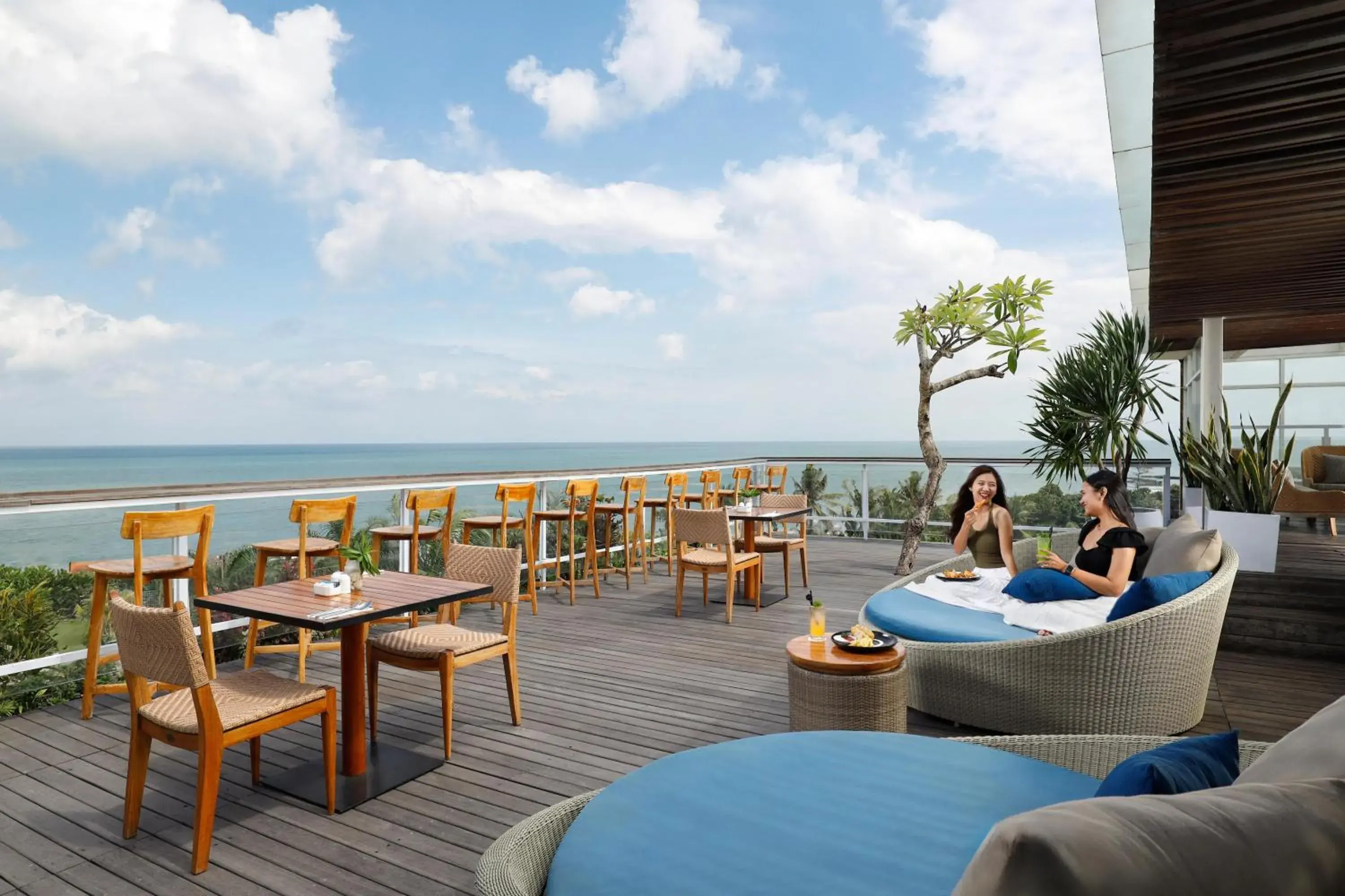 Restaurant/places to eat in Aston Canggu Beach Resort Restaurant/places to eat in Aston Canggu Beach Resort