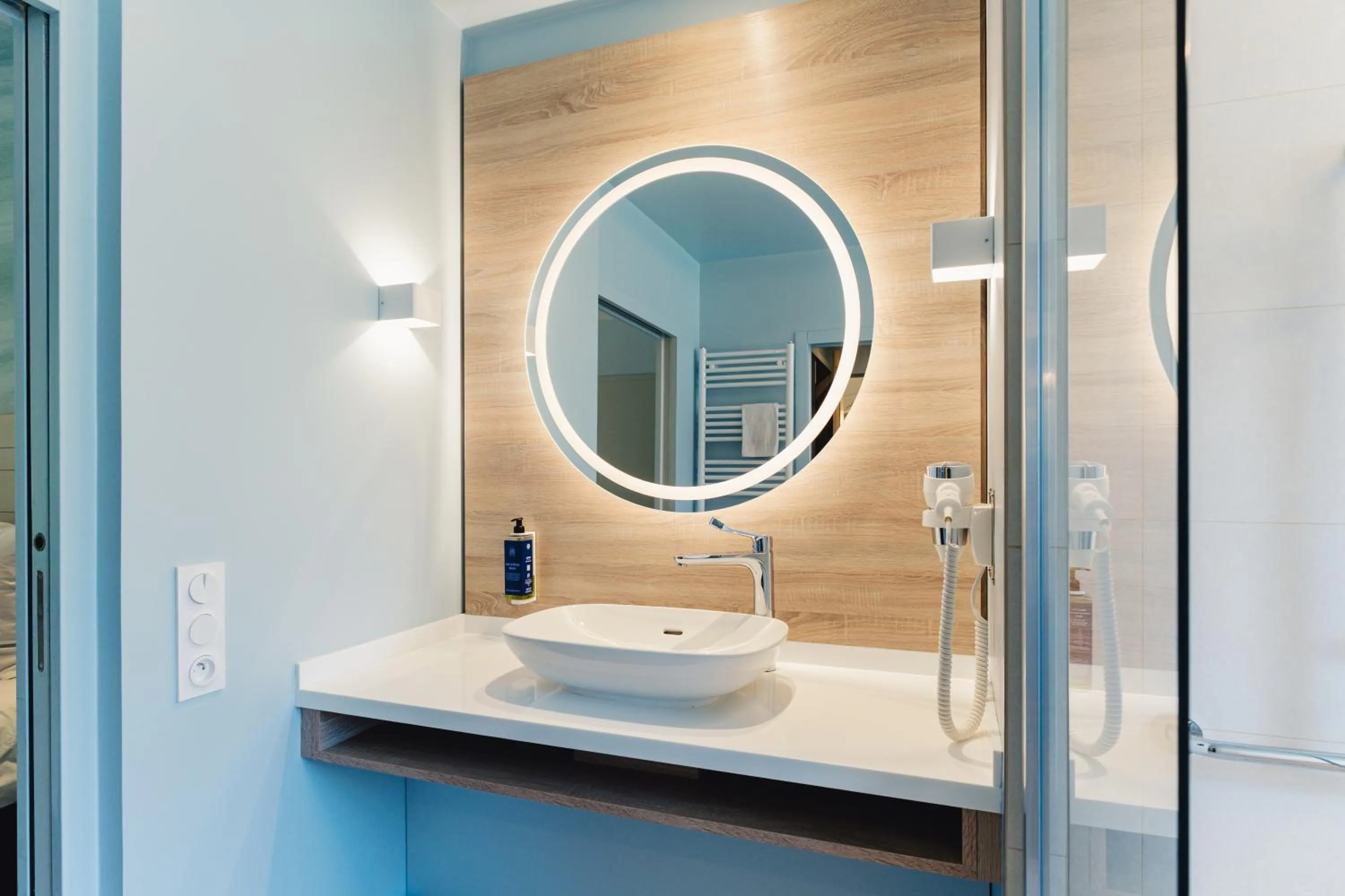 Shower in Center Parcs Villages Nature Paris