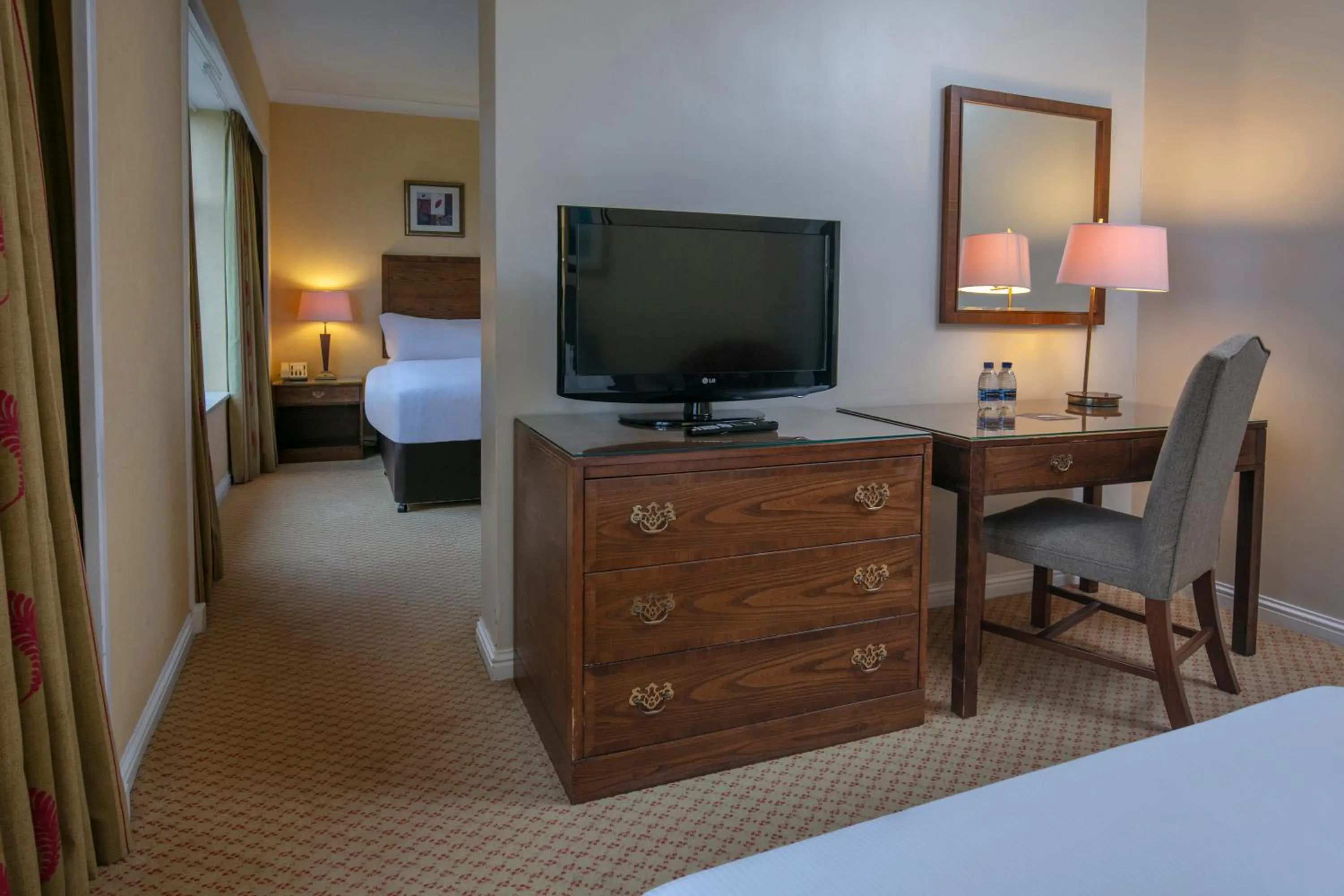 TV and multimedia, Bed in Slaley Hall Hotel, Spa & Golf Resort