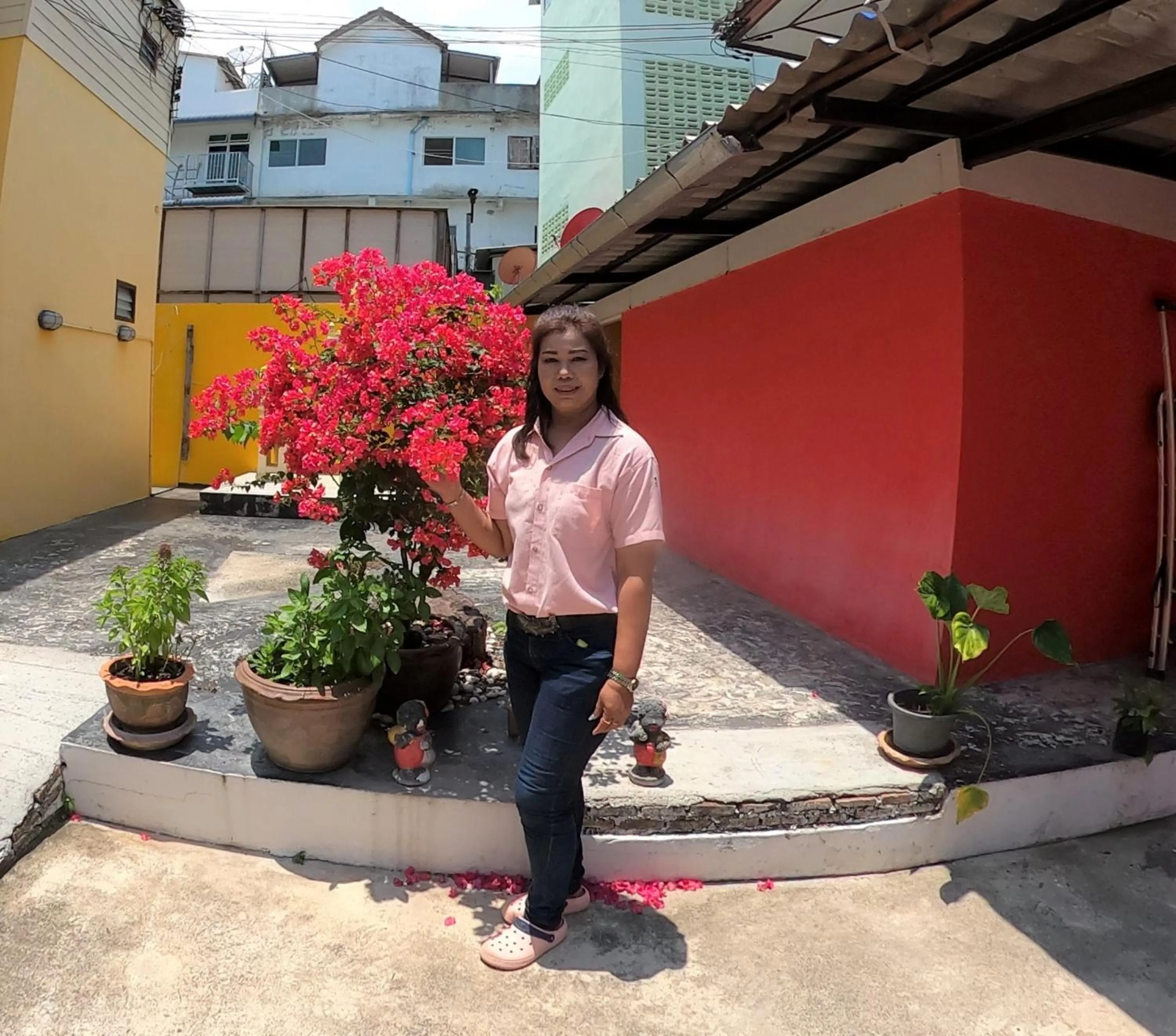 Inner courtyard view in Golf-Sea-City Guest House