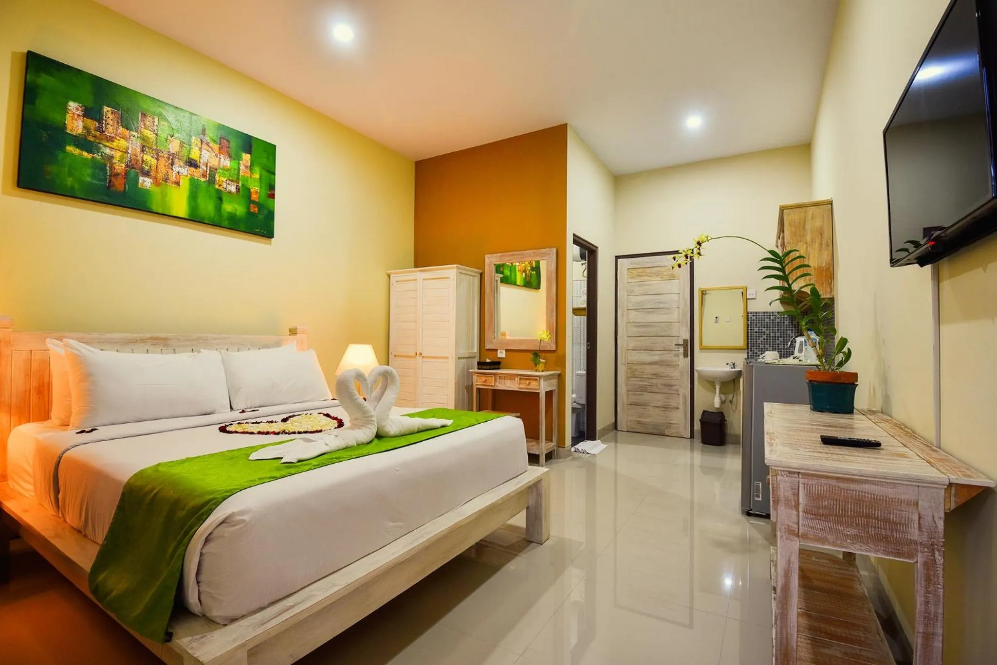 Bed in The Rani Garden Bed & Breakfast