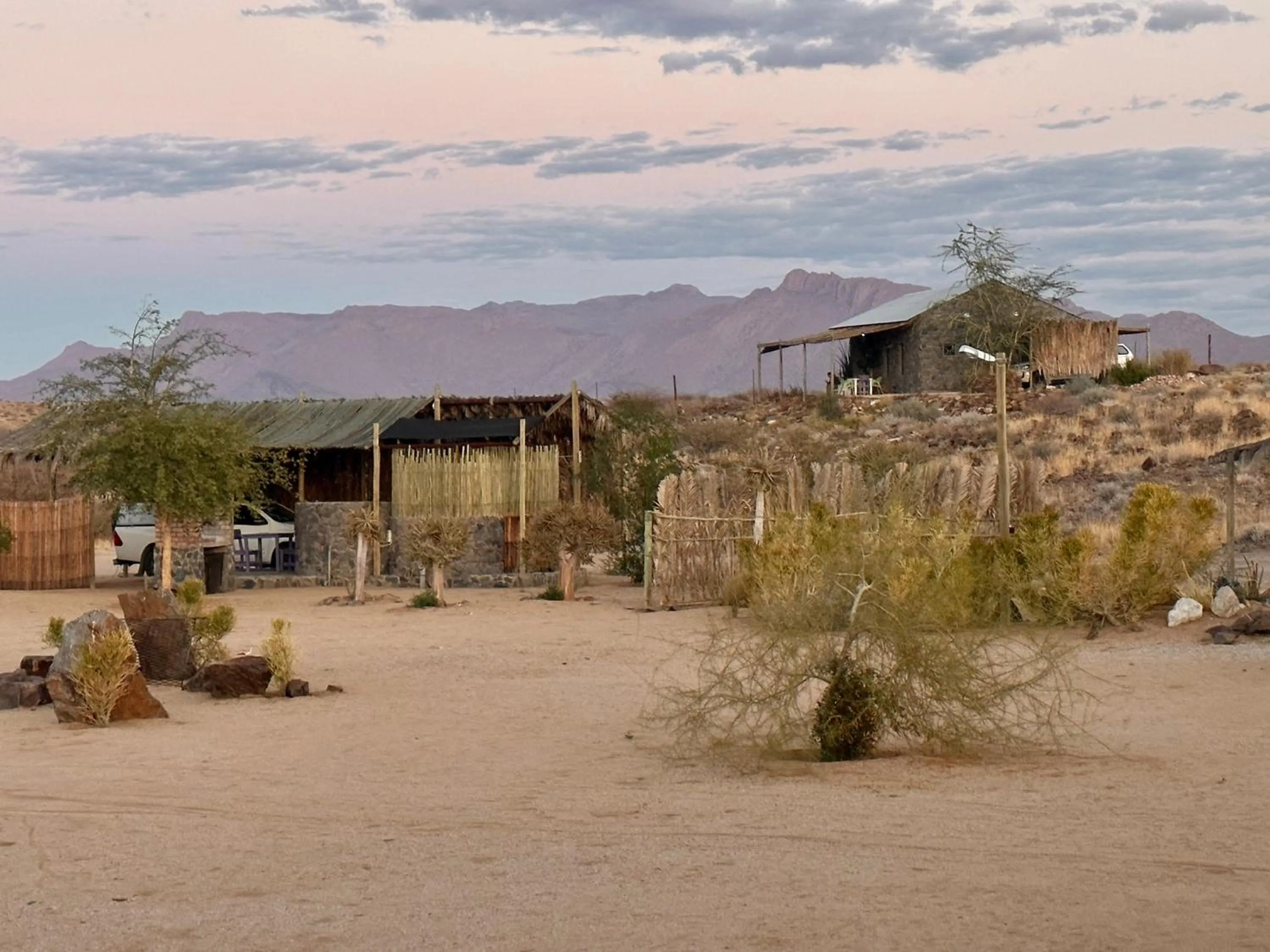 Daureb Isib Campsite and B&B