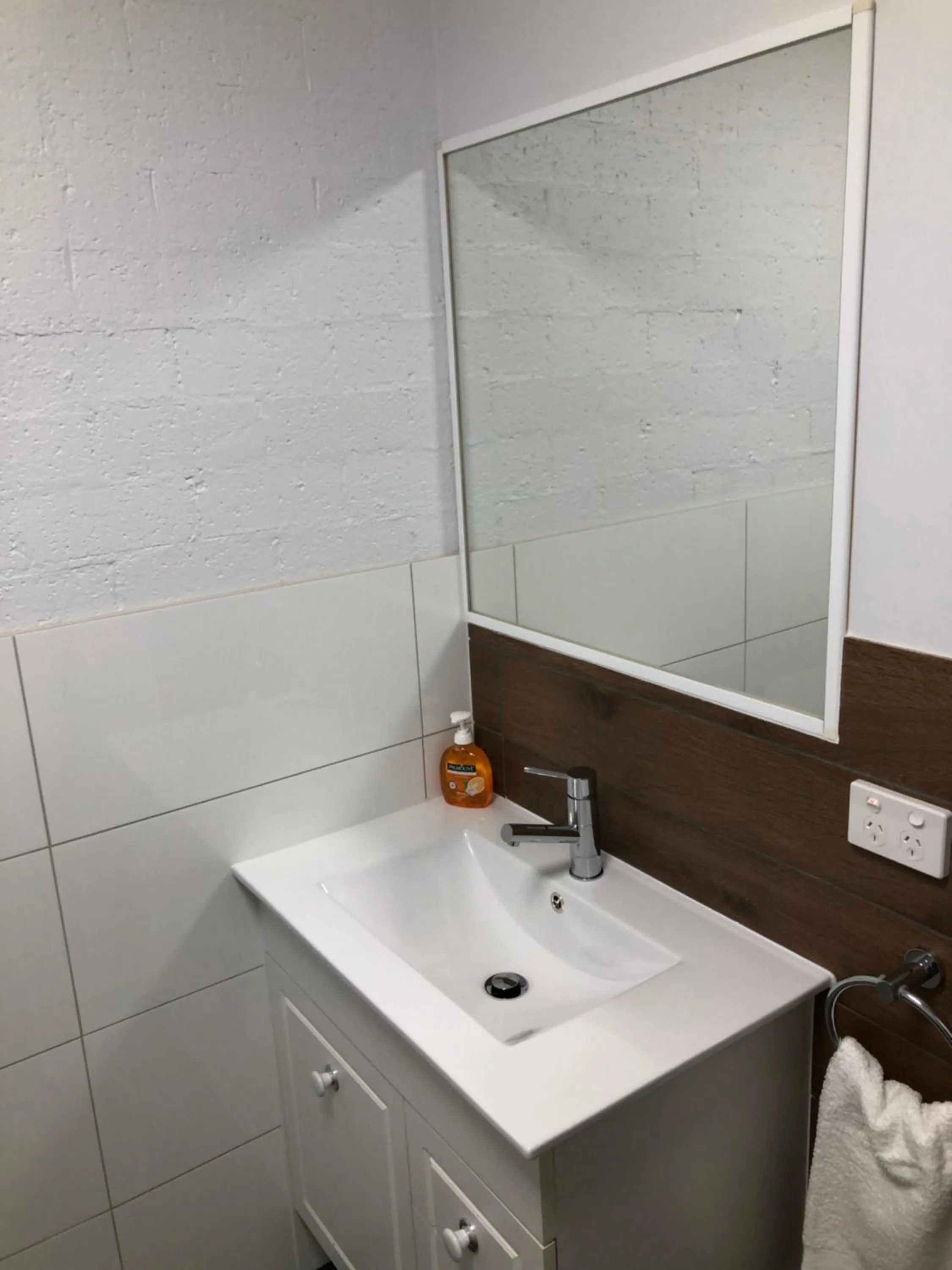 Colonial Inn Guest Rooms