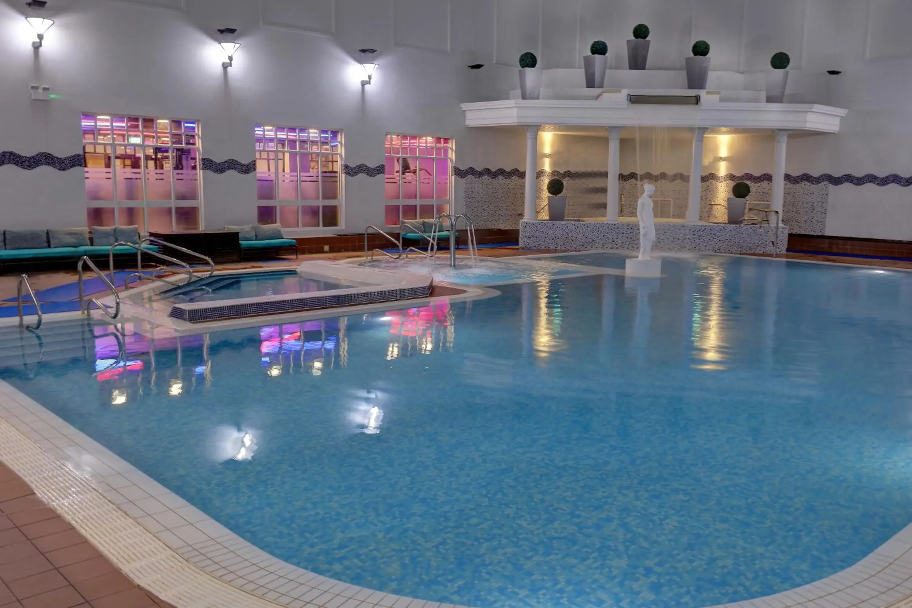 Swimming pool in Belton Woods Hotel, Spa & Golf Resort Swimming pool in Belton Woods Hotel, Spa & Golf Resort