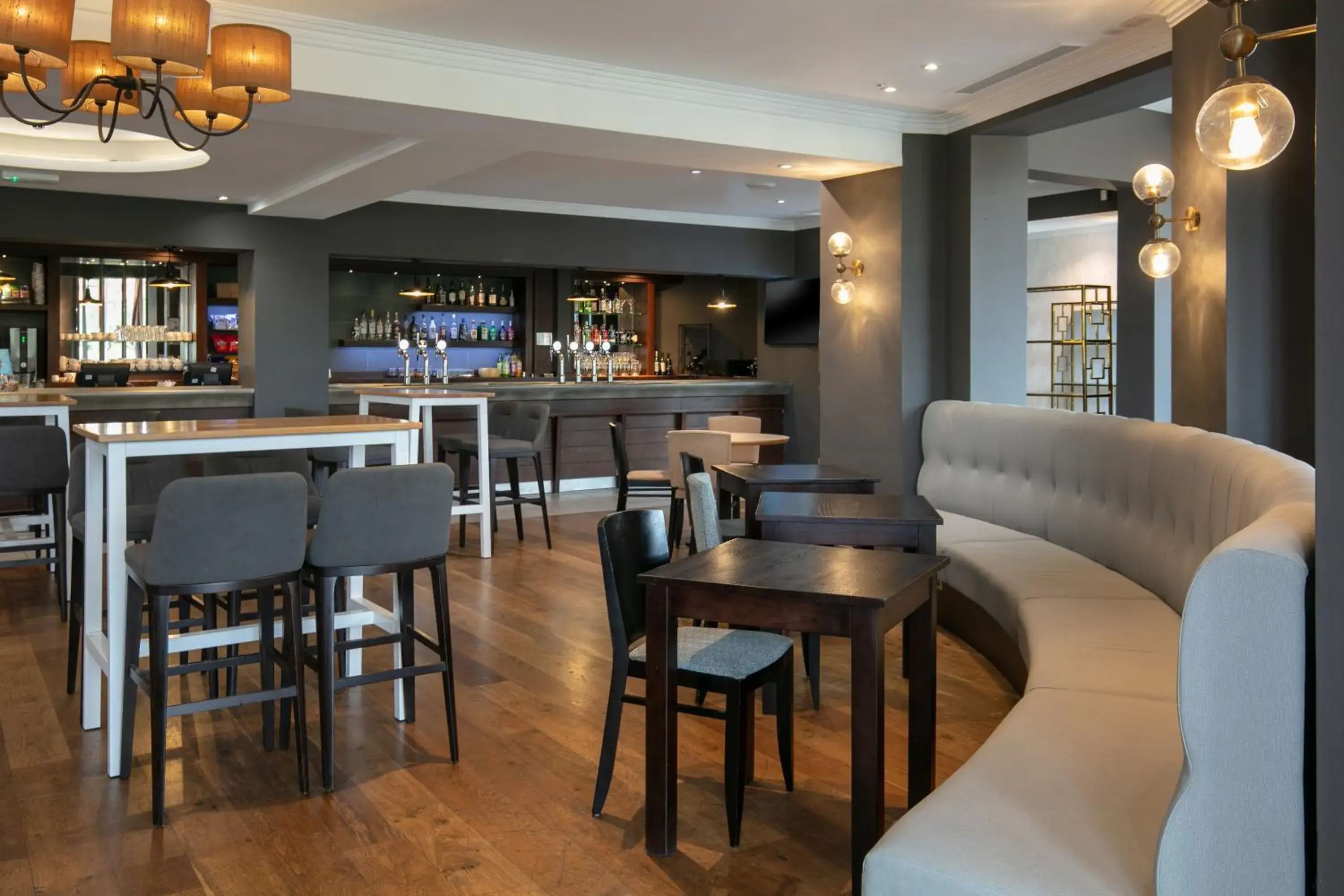 Lounge or bar in Belton Woods Hotel, Spa & Golf Resort Lounge or bar in Belton Woods Hotel, Spa & Golf Resort