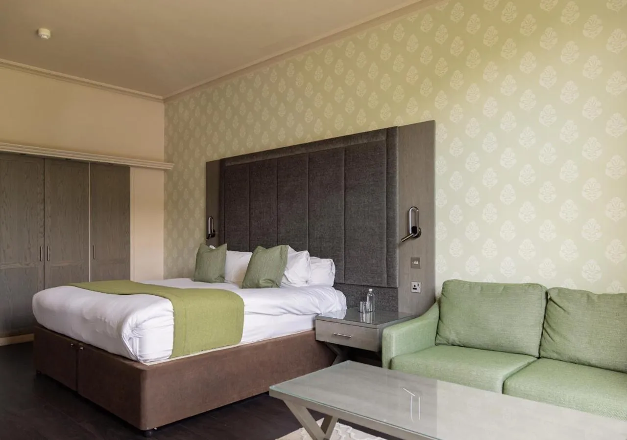 Photo of the whole room, Bed in Vale Resort