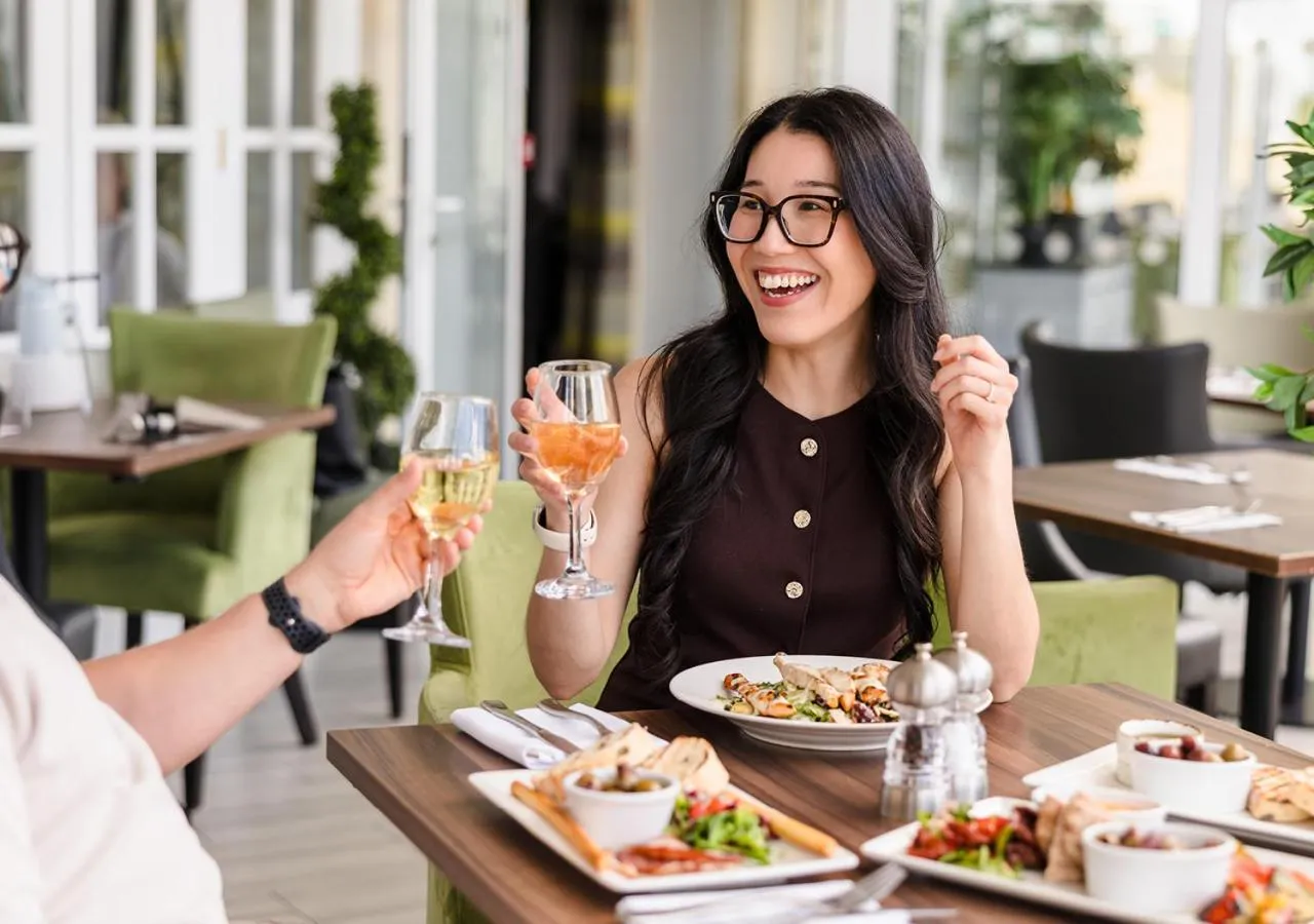 Restaurant/places to eat in Vale Resort