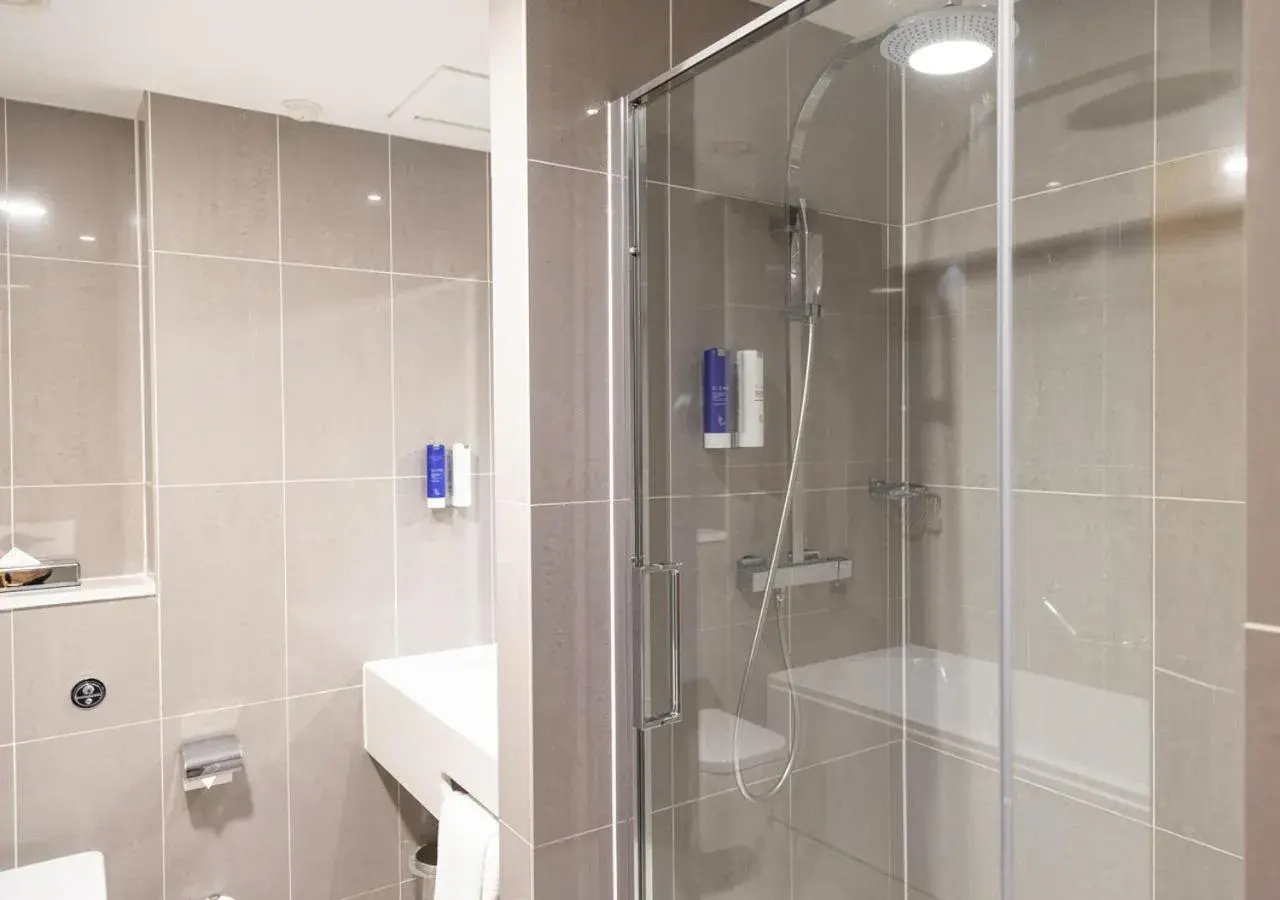 Bathroom in Vale Resort Bathroom in Vale Resort