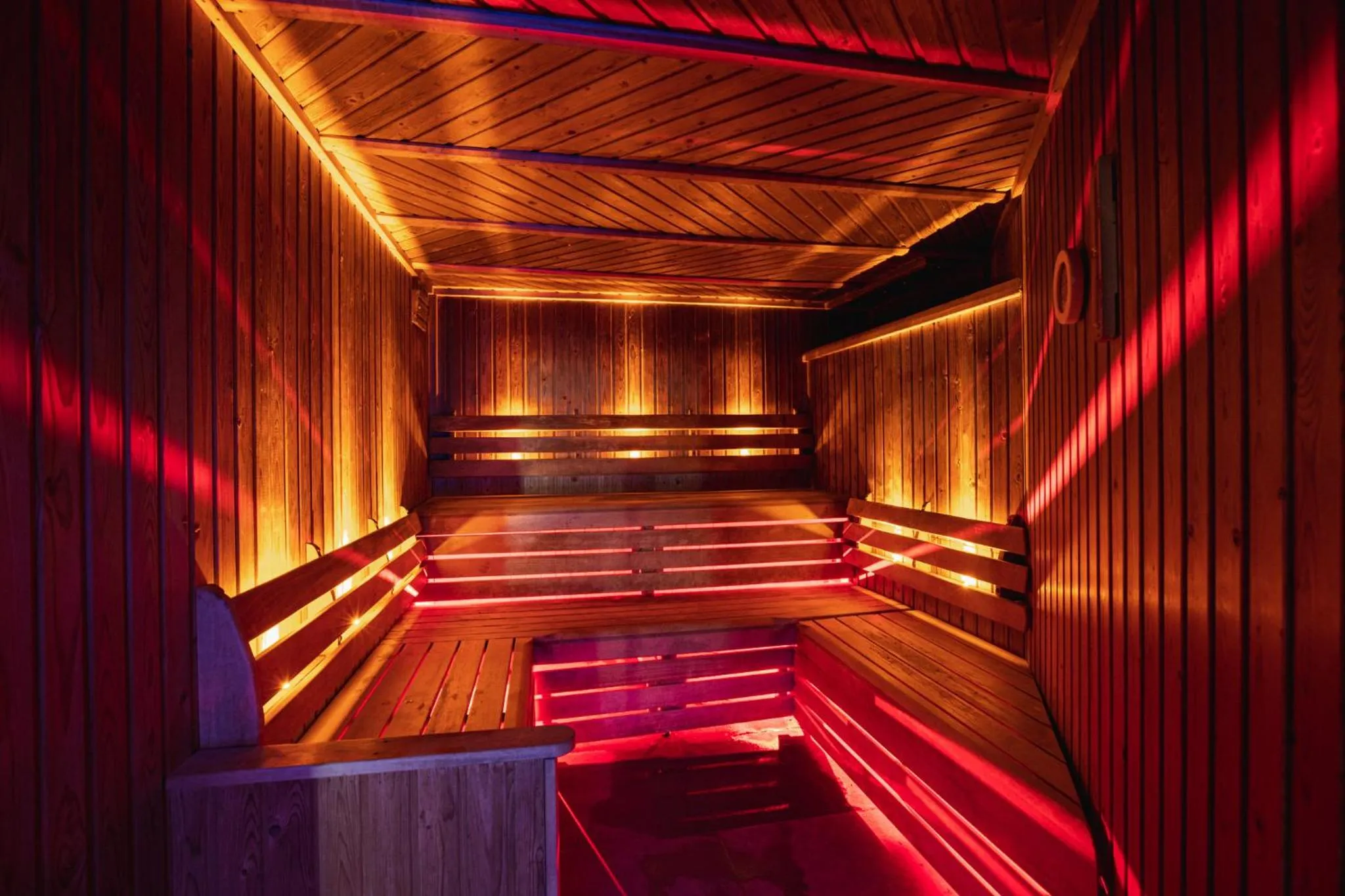 Fitness centre/facilities in Crowne Plaza Gerrards Cross by IHG