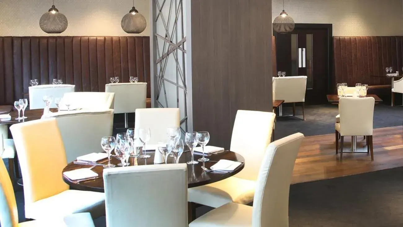 Restaurant/places to eat in Crowne Plaza Gerrards Cross by IHG Restaurant/places to eat in Crowne Plaza Gerrards Cross by IHG