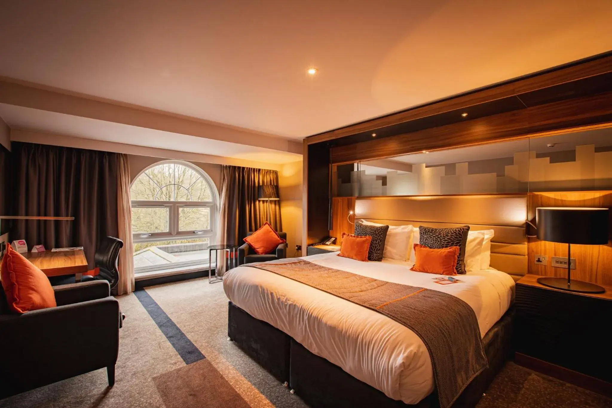 Premium King Room in Crowne Plaza Gerrards Cross by IHG Premium King Room in Crowne Plaza Gerrards Cross by IHG