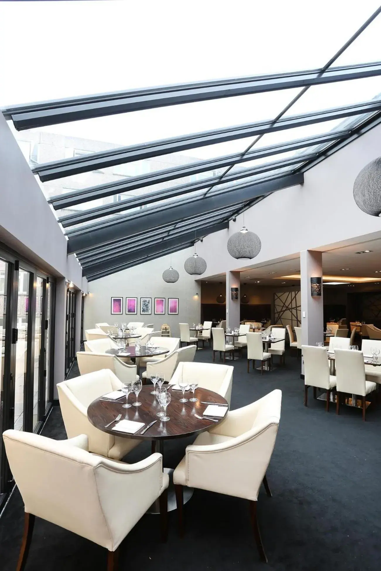 Restaurant/places to eat in Crowne Plaza Gerrards Cross by IHG Restaurant/places to eat in Crowne Plaza Gerrards Cross by IHG