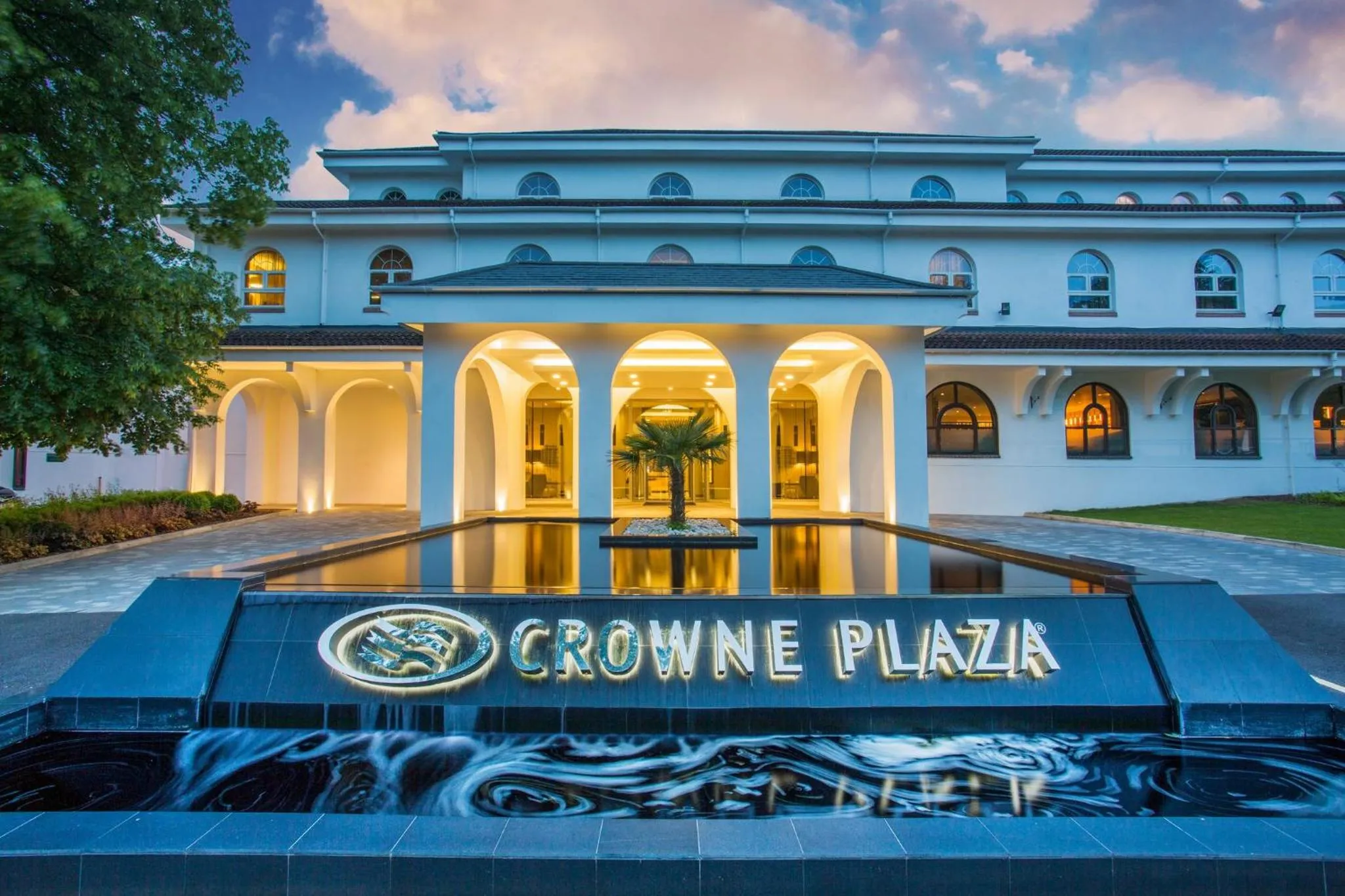 Property building in Crowne Plaza Gerrards Cross by IHG