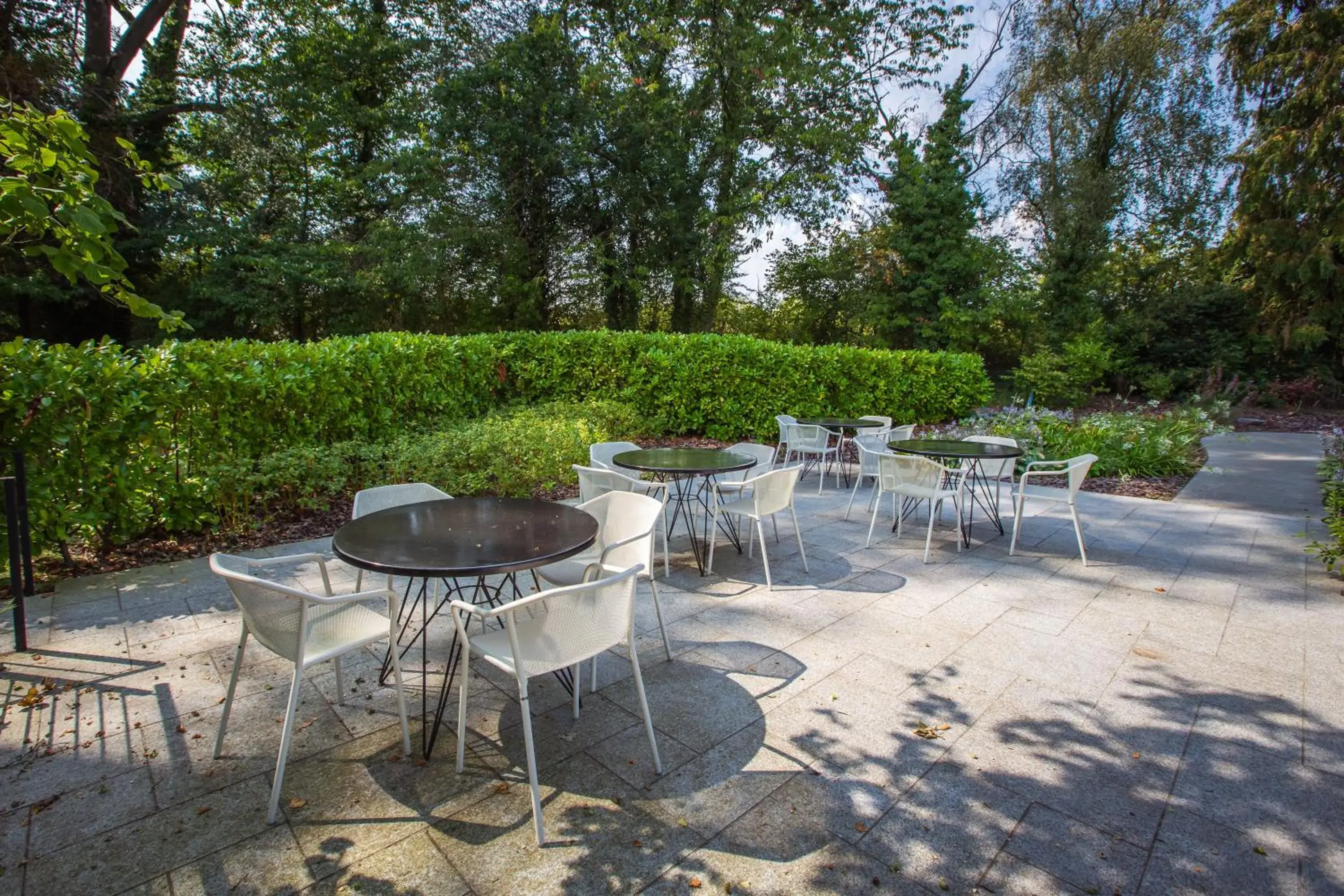 Property building in Crowne Plaza Gerrards Cross by IHG Property building in Crowne Plaza Gerrards Cross by IHG