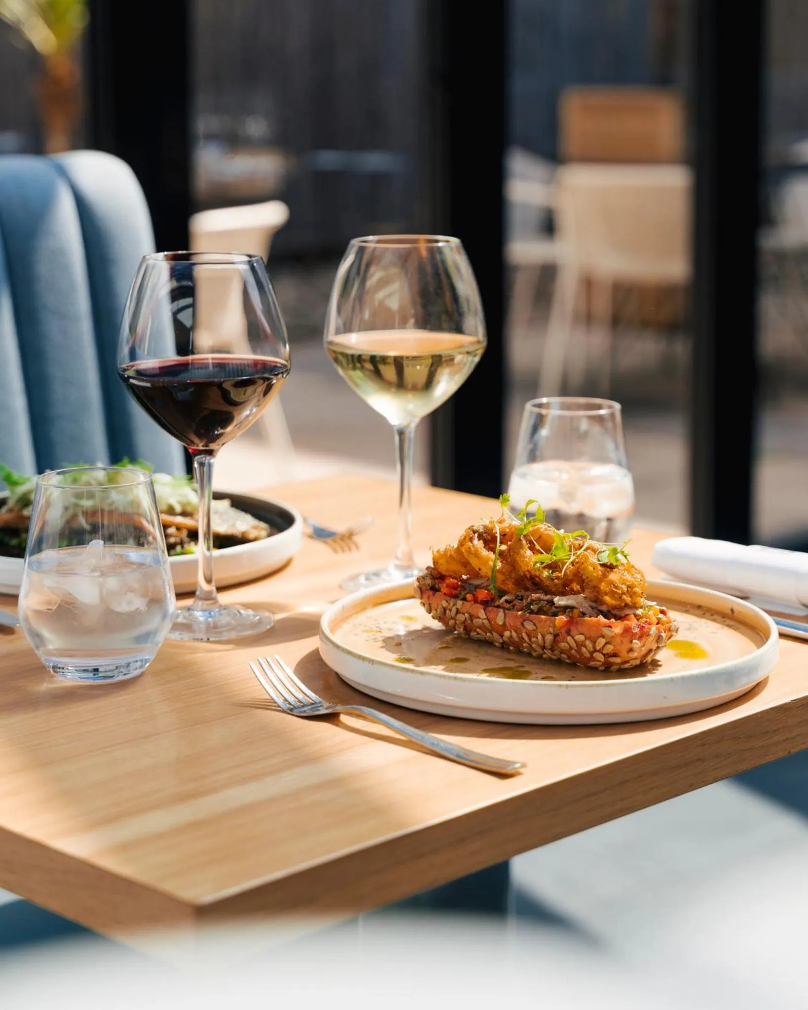 Food and drinks in Crowne Plaza Gerrards Cross by IHG