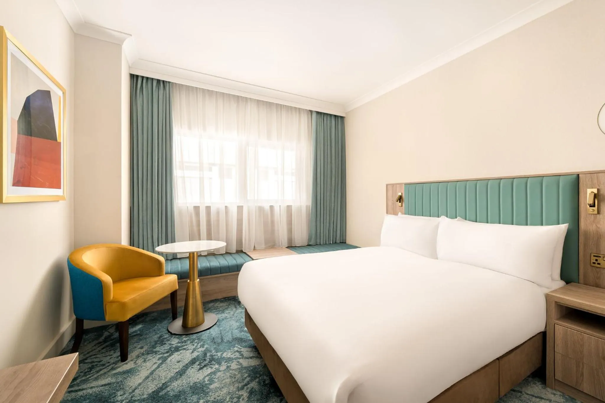 Photo of the whole room, Bed in Crowne Plaza Gerrards Cross by IHG