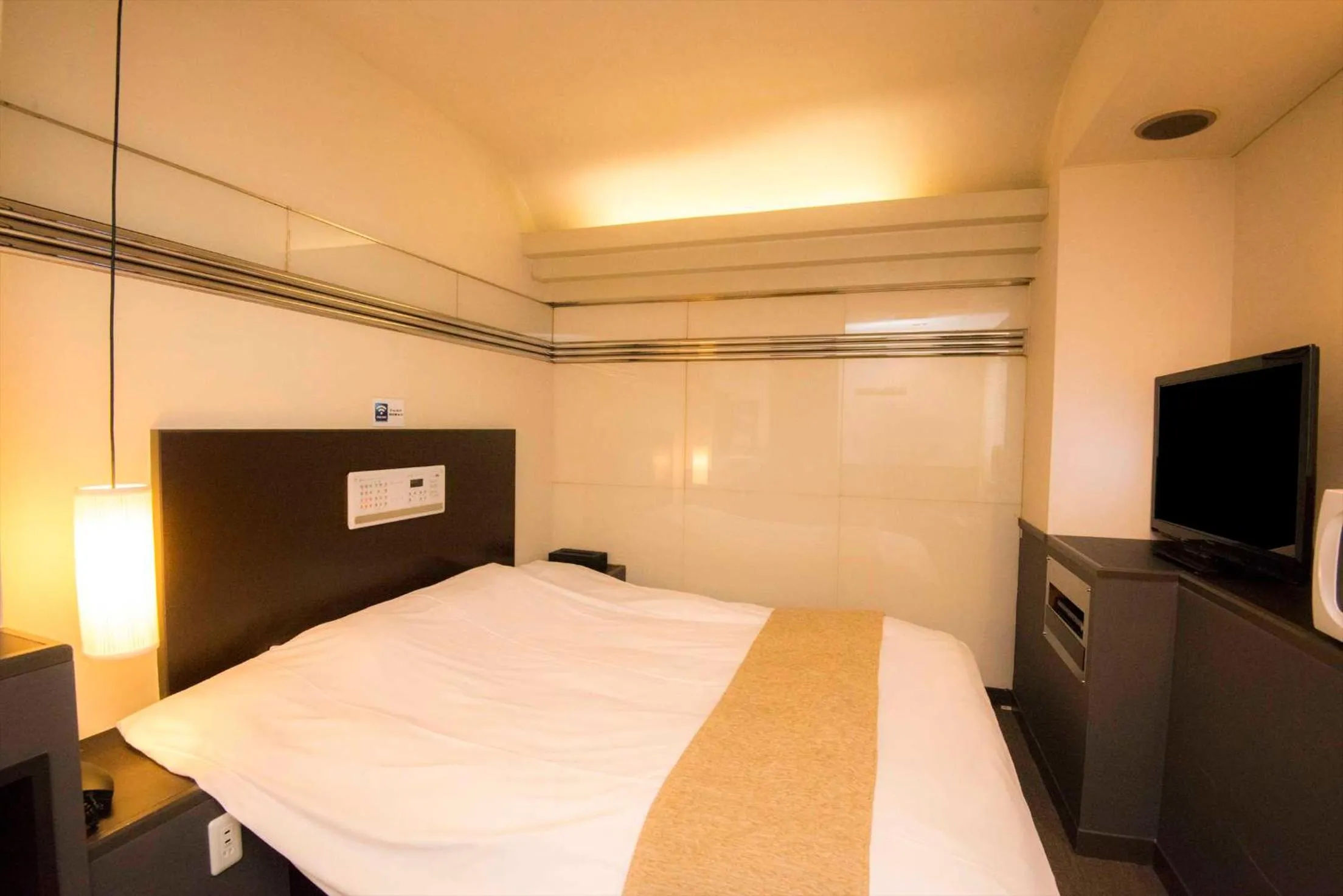 Bed in Hotel Double Funabashi