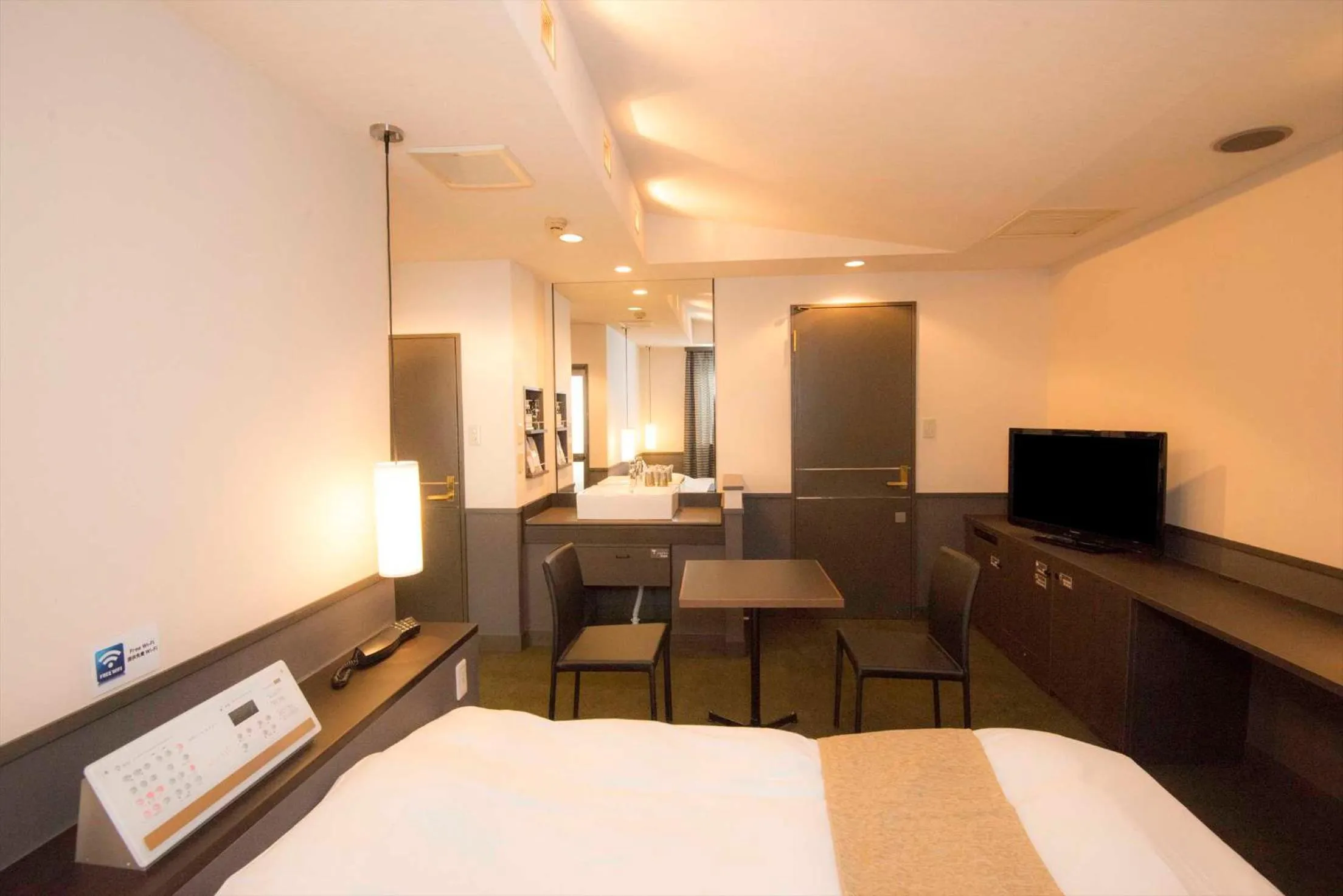 Bed in Hotel Double Funabashi