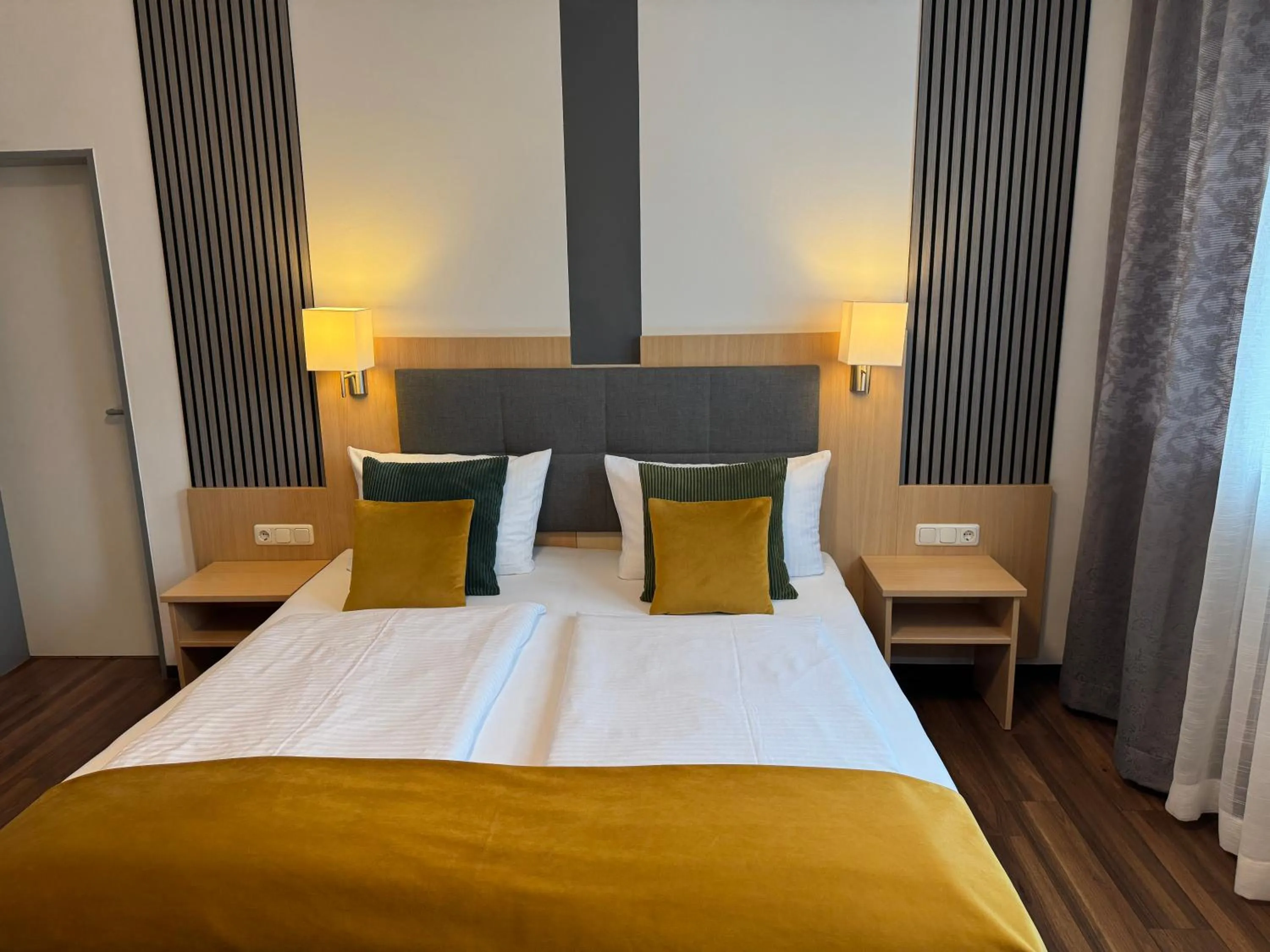 Bed in Hotel Garni am Obsthof Stade - Altes Land