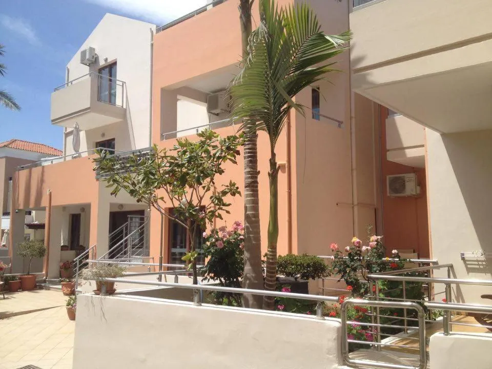 Property building in Kallitsakis Beach
