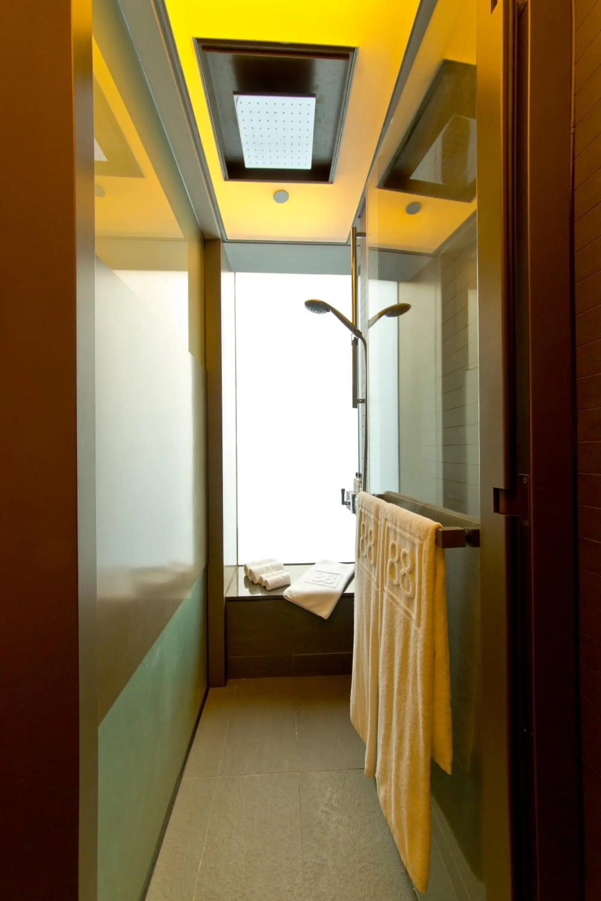 Toilet, Bed in Wanchai 88 Toilet, Bed in Wanchai 88