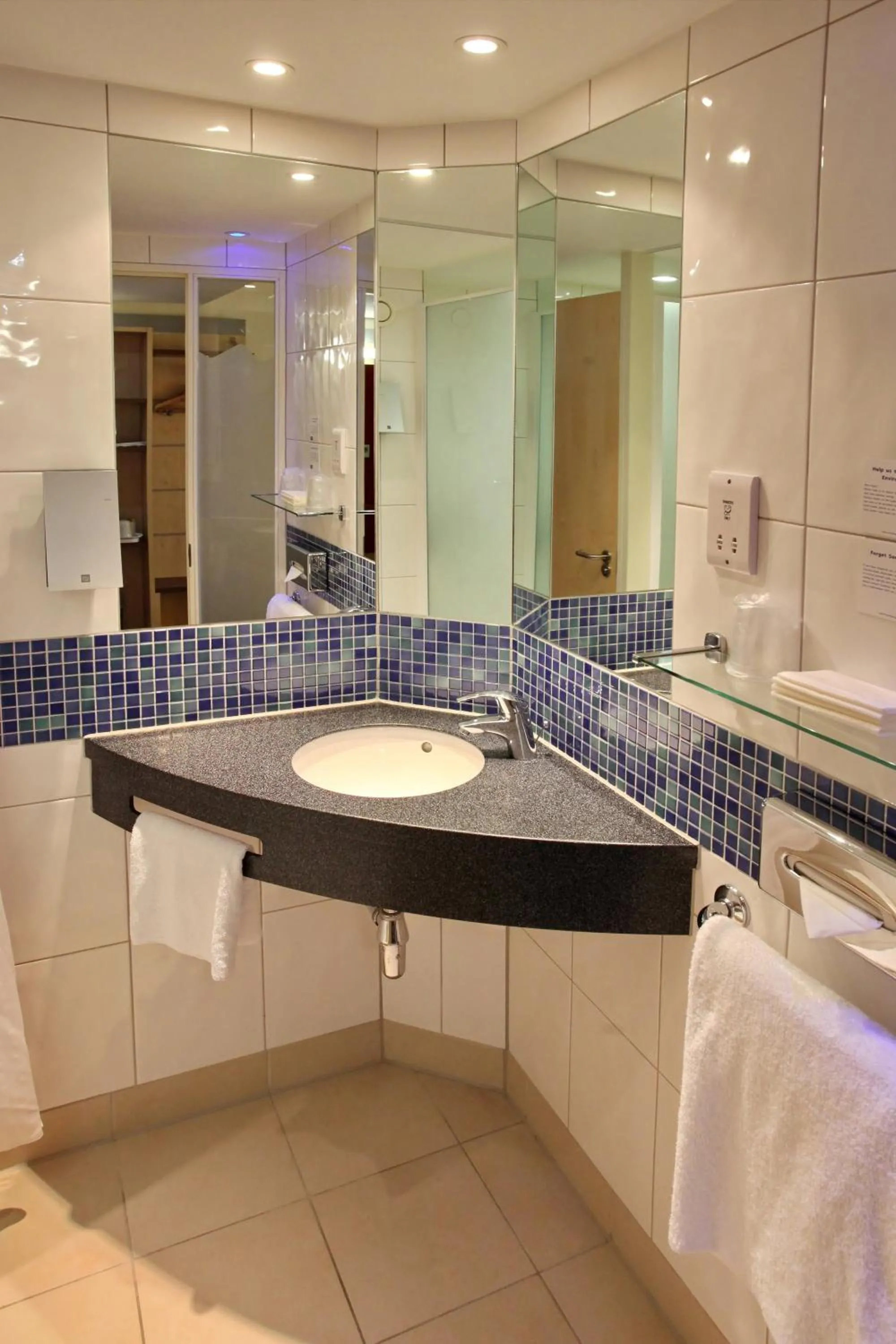 Bathroom in Holiday Inn Express Southampton - M27, J7 by IHG