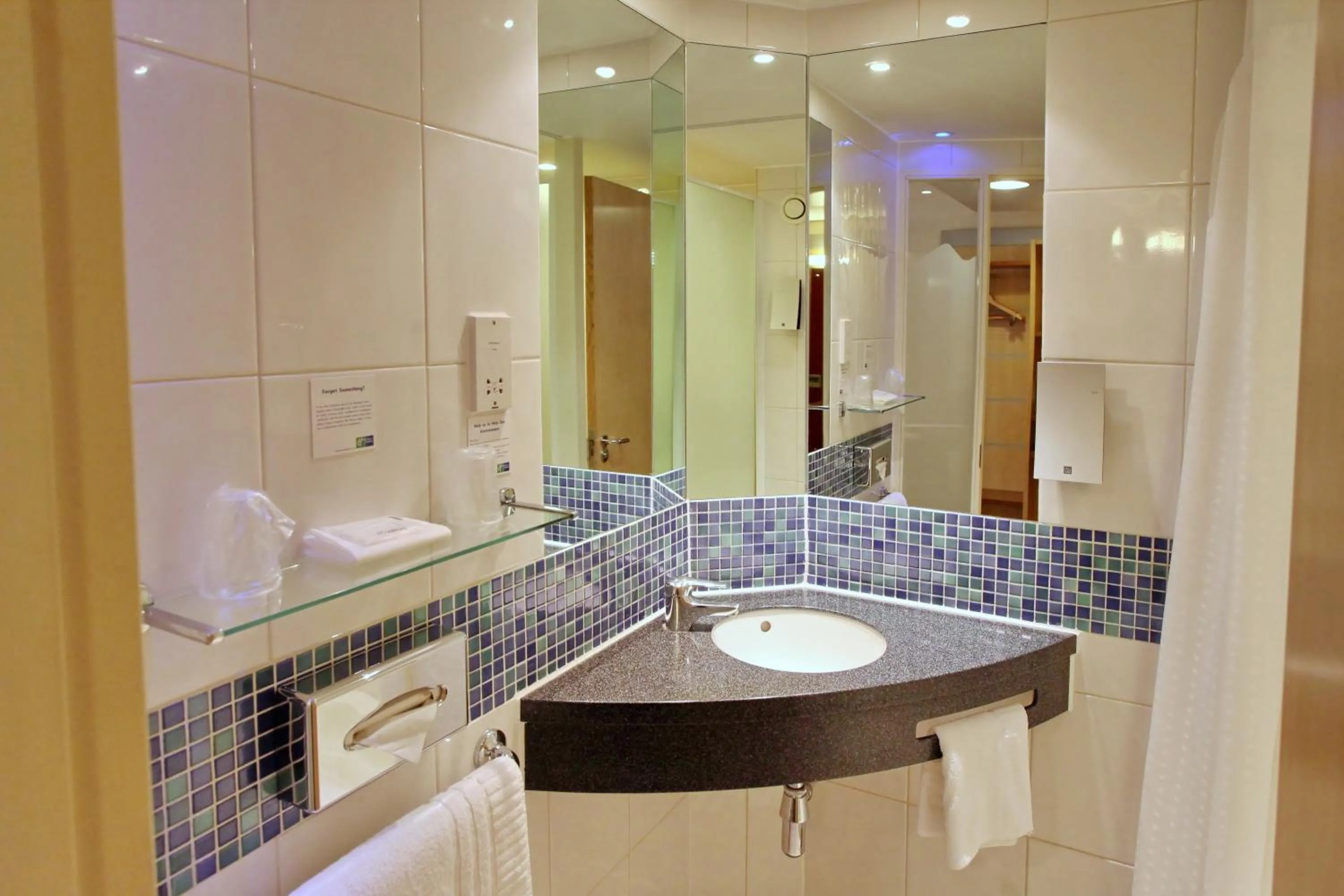 Bathroom in Holiday Inn Express Southampton - M27, J7 by IHG