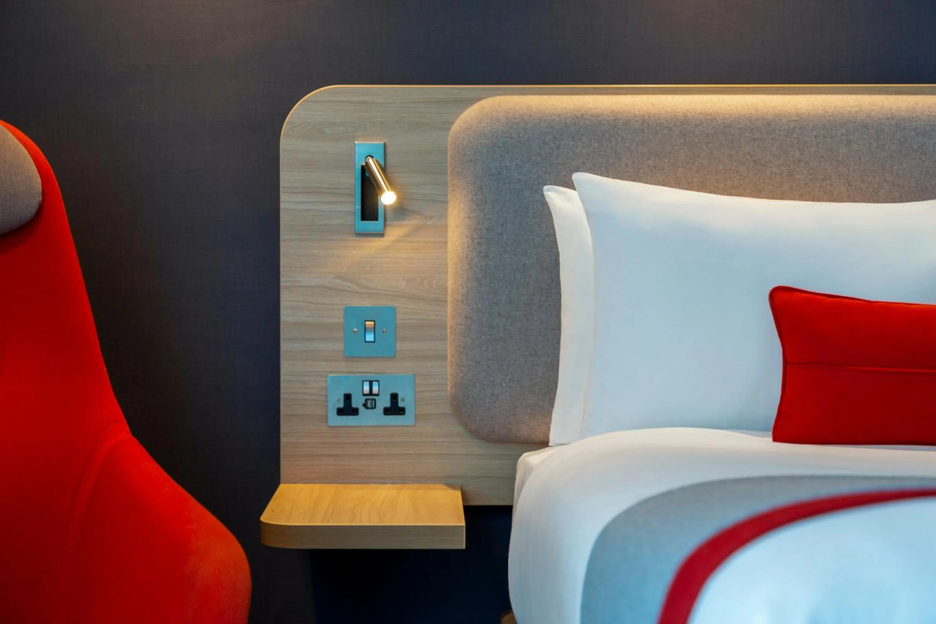 Photo of the whole room, Bed in Holiday Inn Express Southampton - M27, J7 by IHG