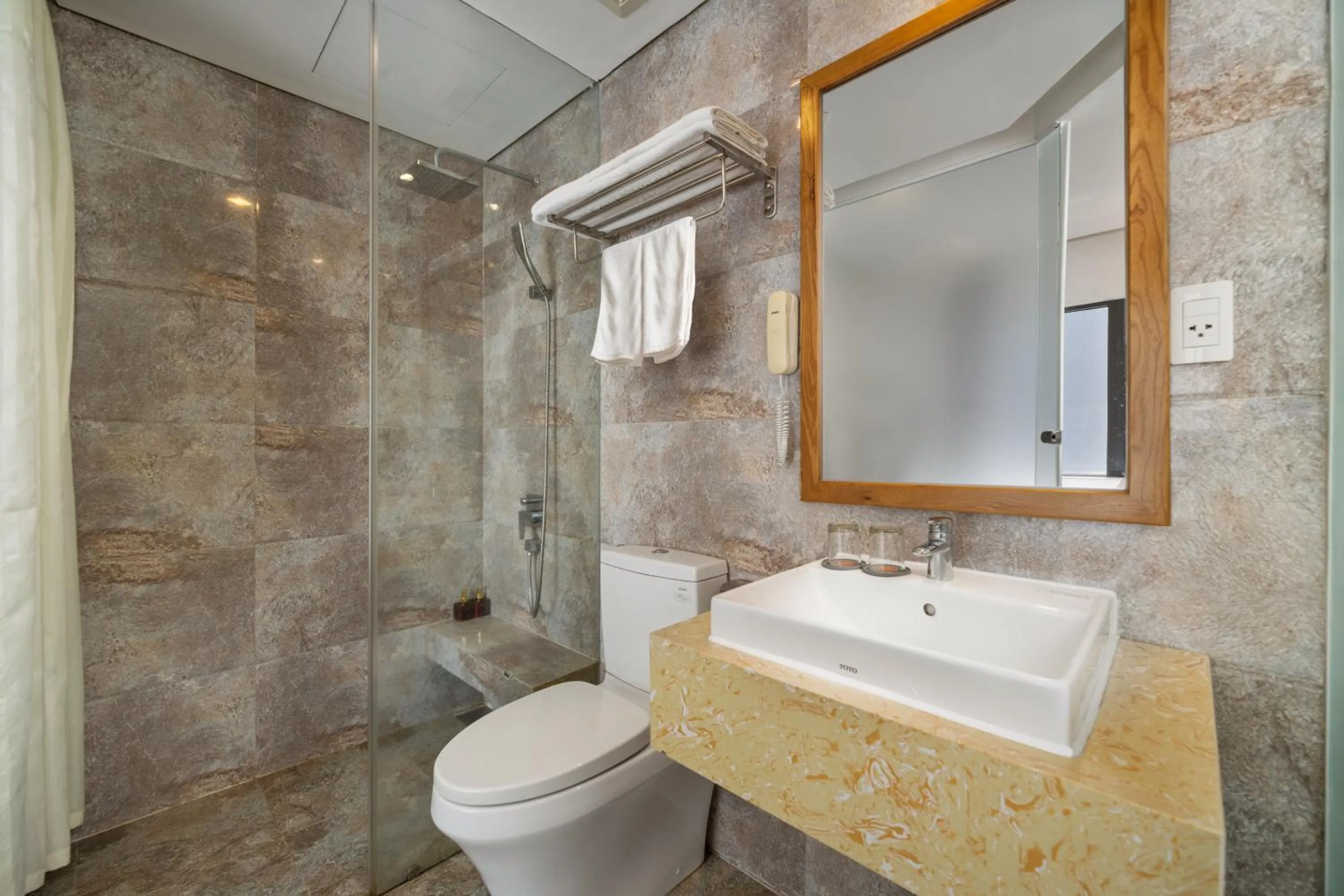 Shower in Bliss Luxury Hotel