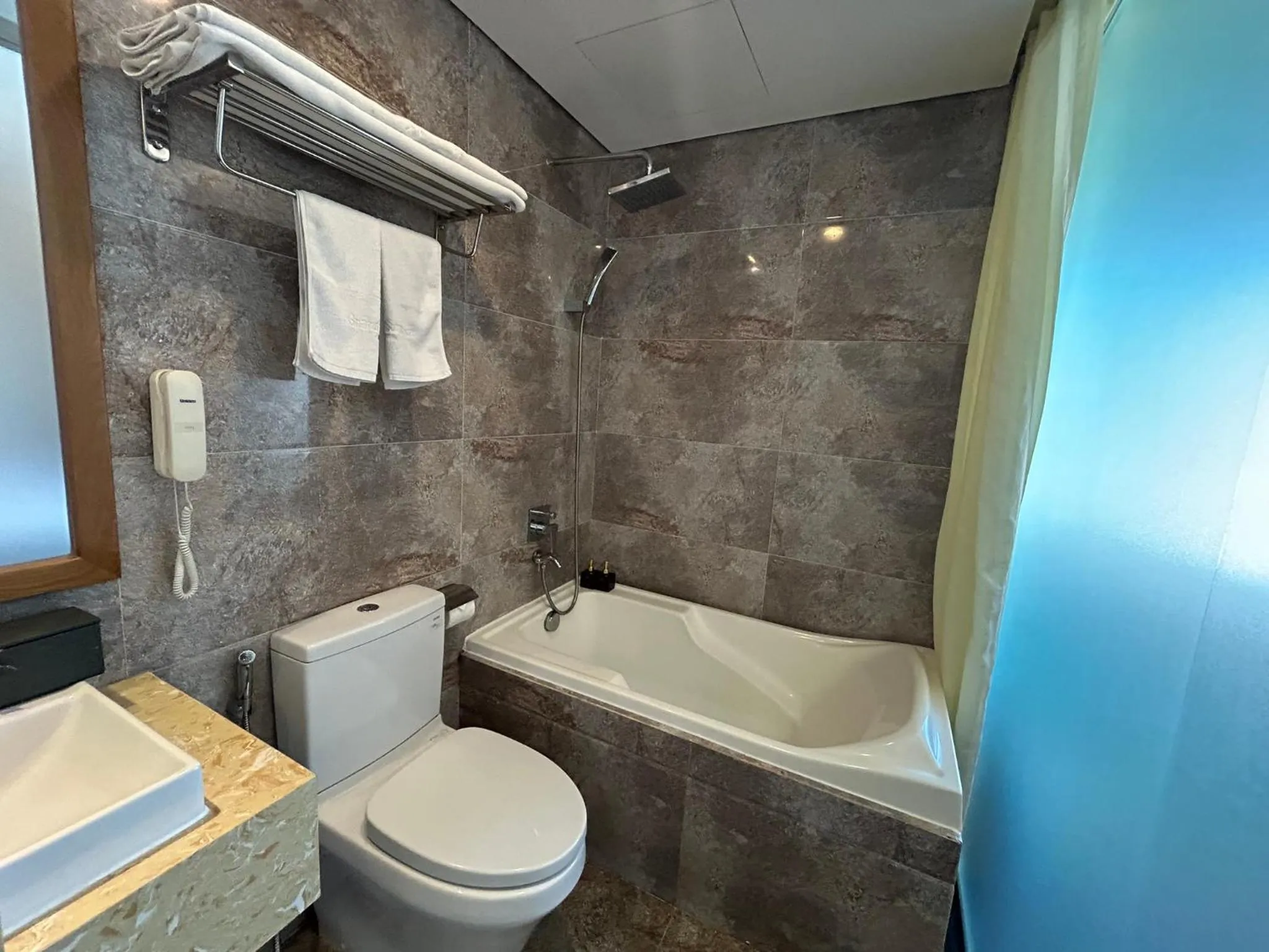 Shower in Bliss Luxury Hotel