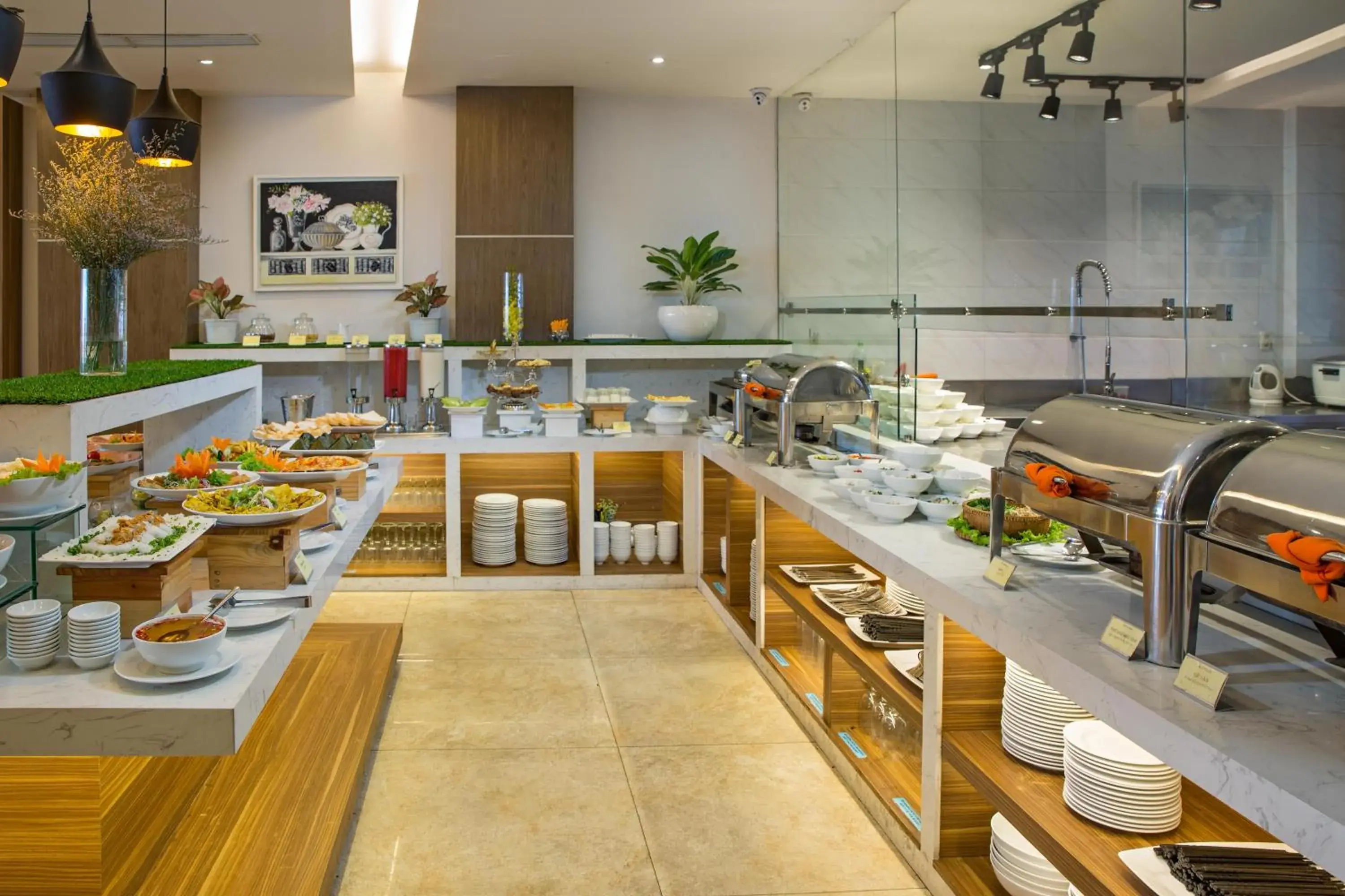 Restaurant/places to eat in Bliss Luxury Hotel Restaurant/places to eat in Bliss Luxury Hotel