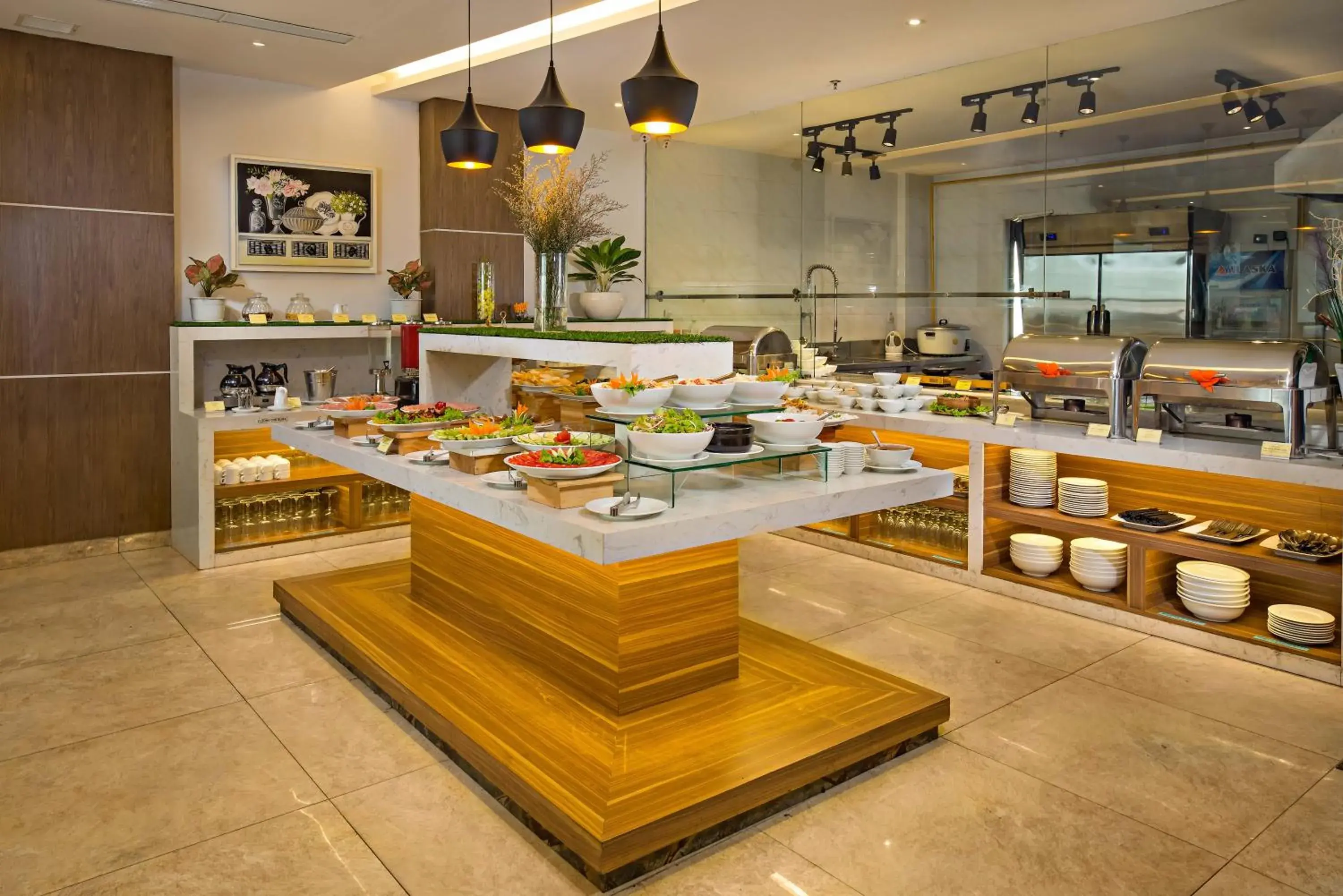 Restaurant/places to eat in Bliss Luxury Hotel Restaurant/places to eat in Bliss Luxury Hotel