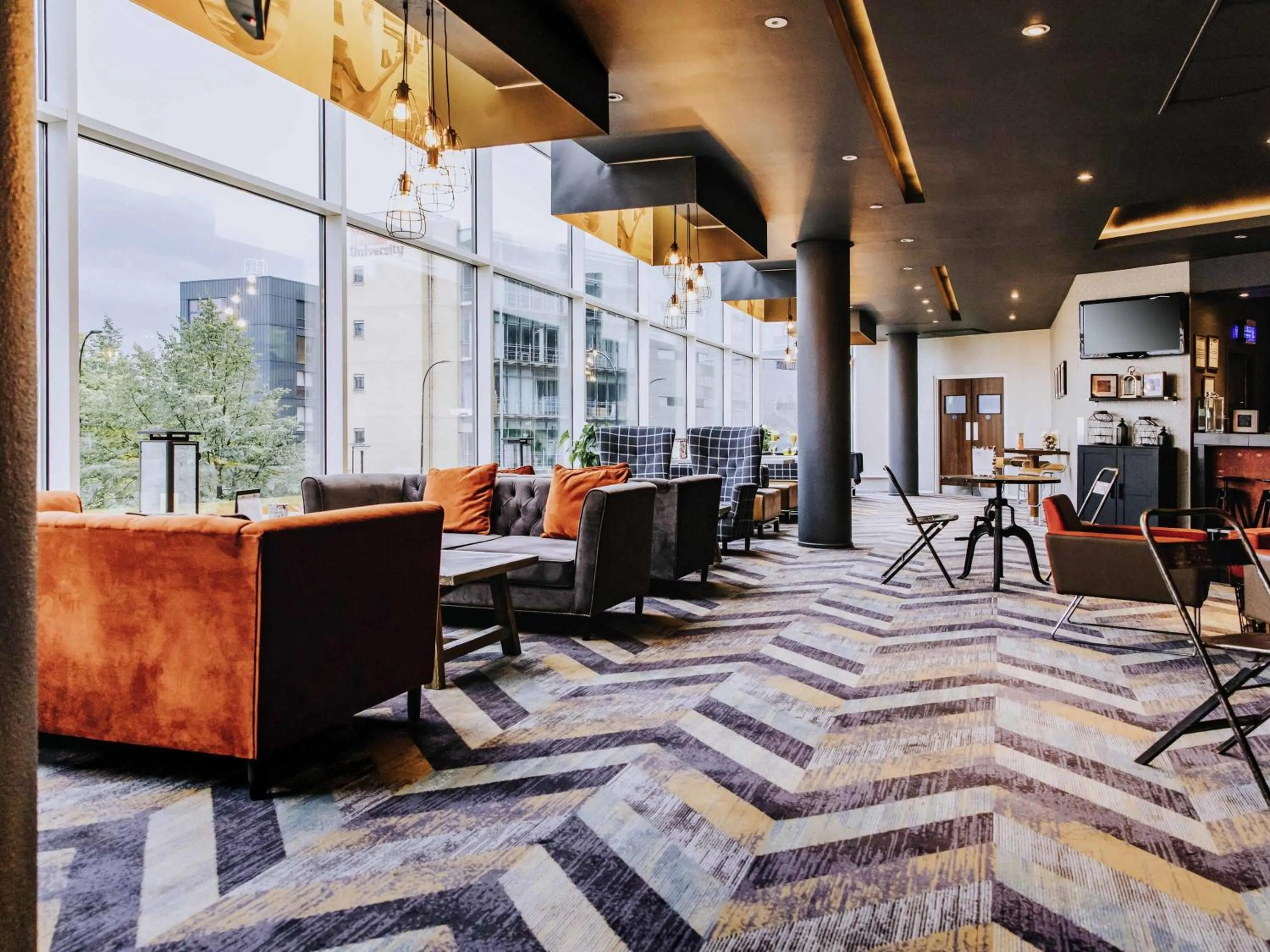 Lounge or bar in Novotel Sheffield Centre
