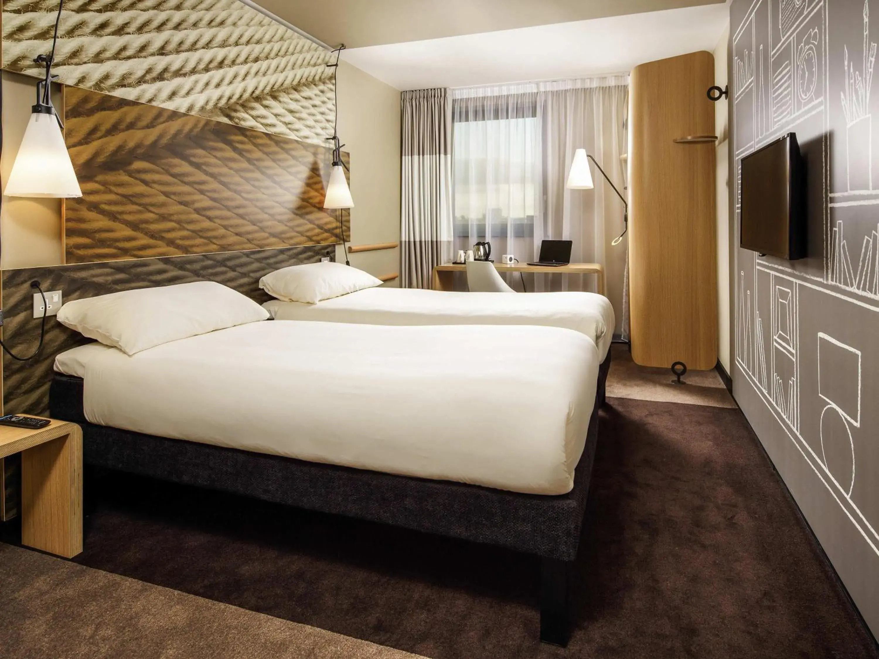 Bedroom, Bed in ibis London Excel-Docklands Bedroom, Bed in ibis London Excel-Docklands