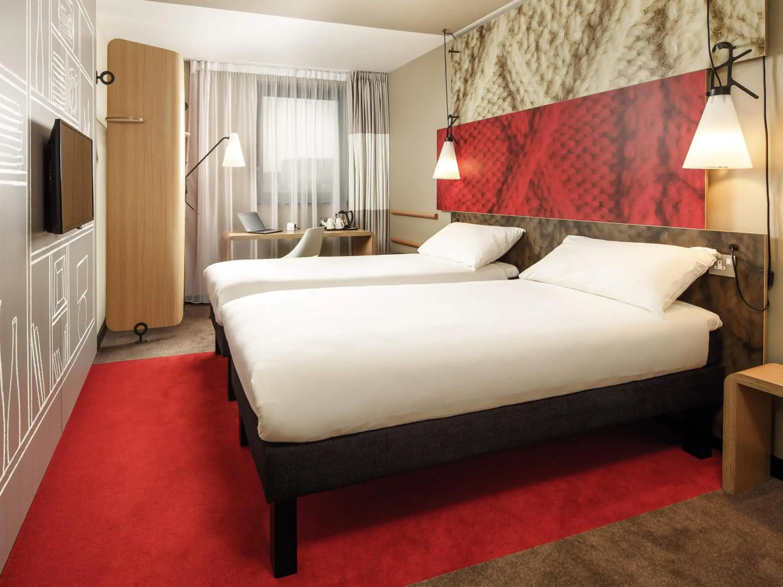 Bedroom, Bed in ibis London Excel-Docklands Bedroom, Bed in ibis London Excel-Docklands