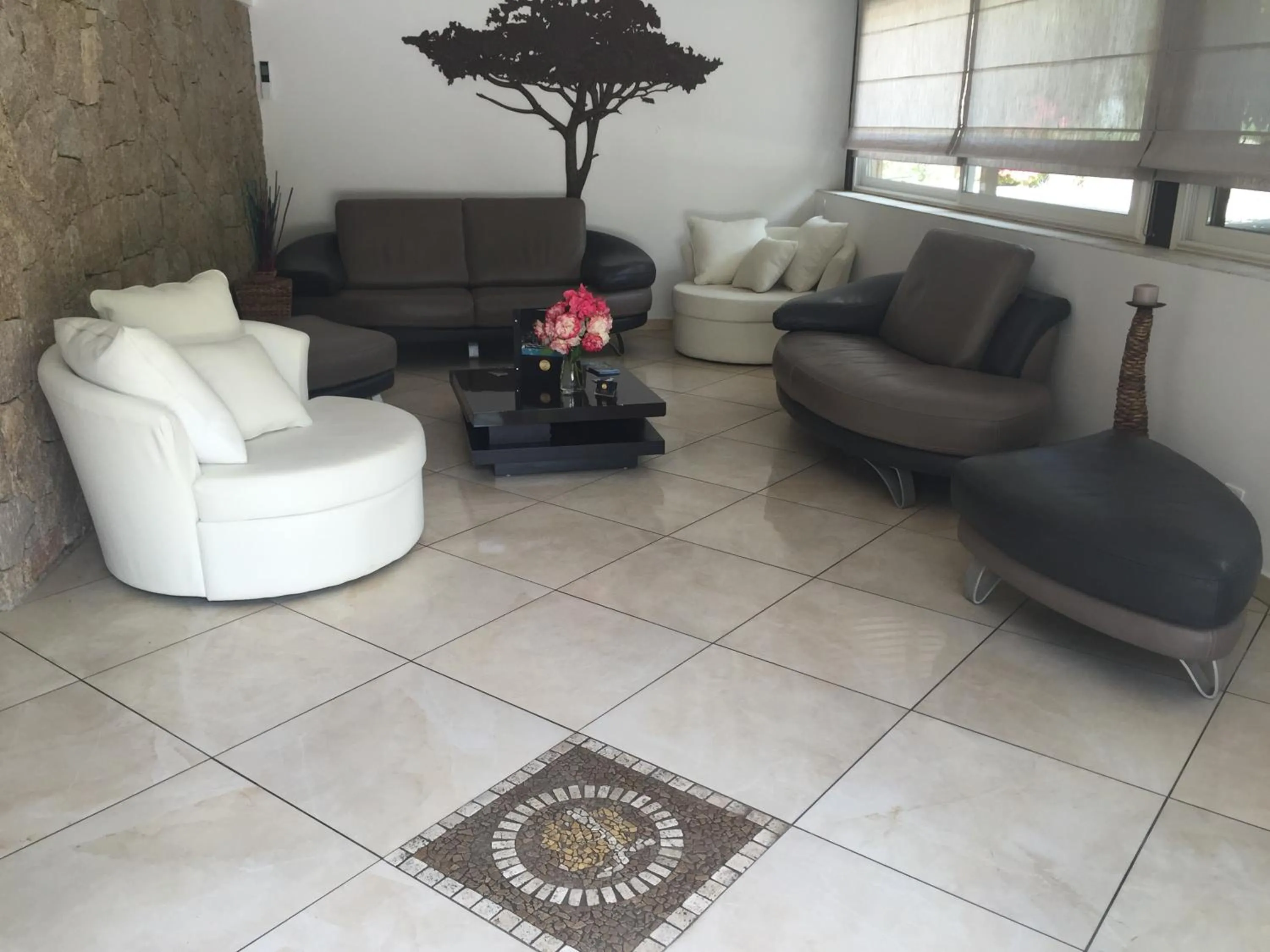 Property building in Hotel Le Ruesco
