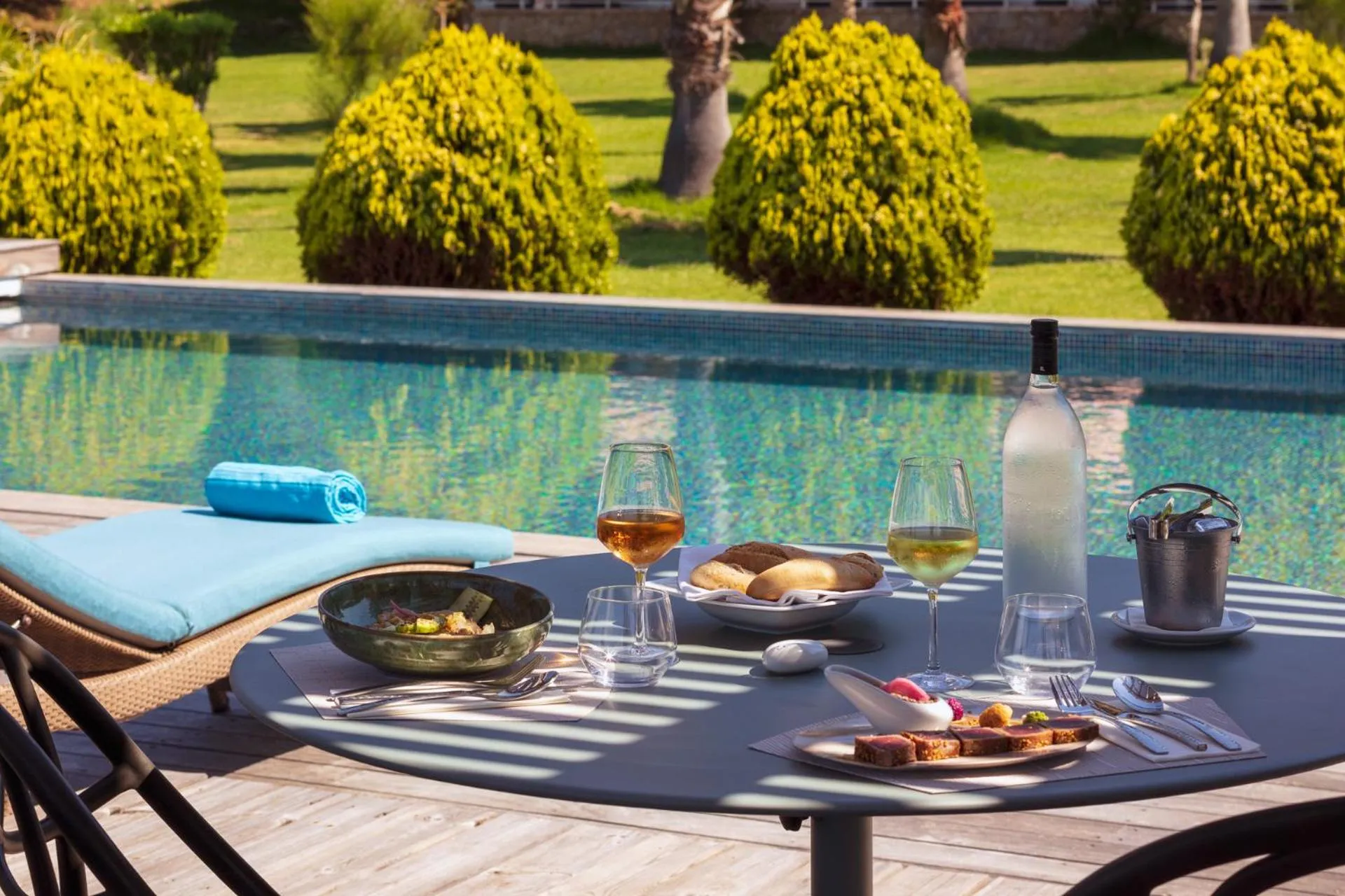 Restaurant/places to eat in Hotel Le Ruesco