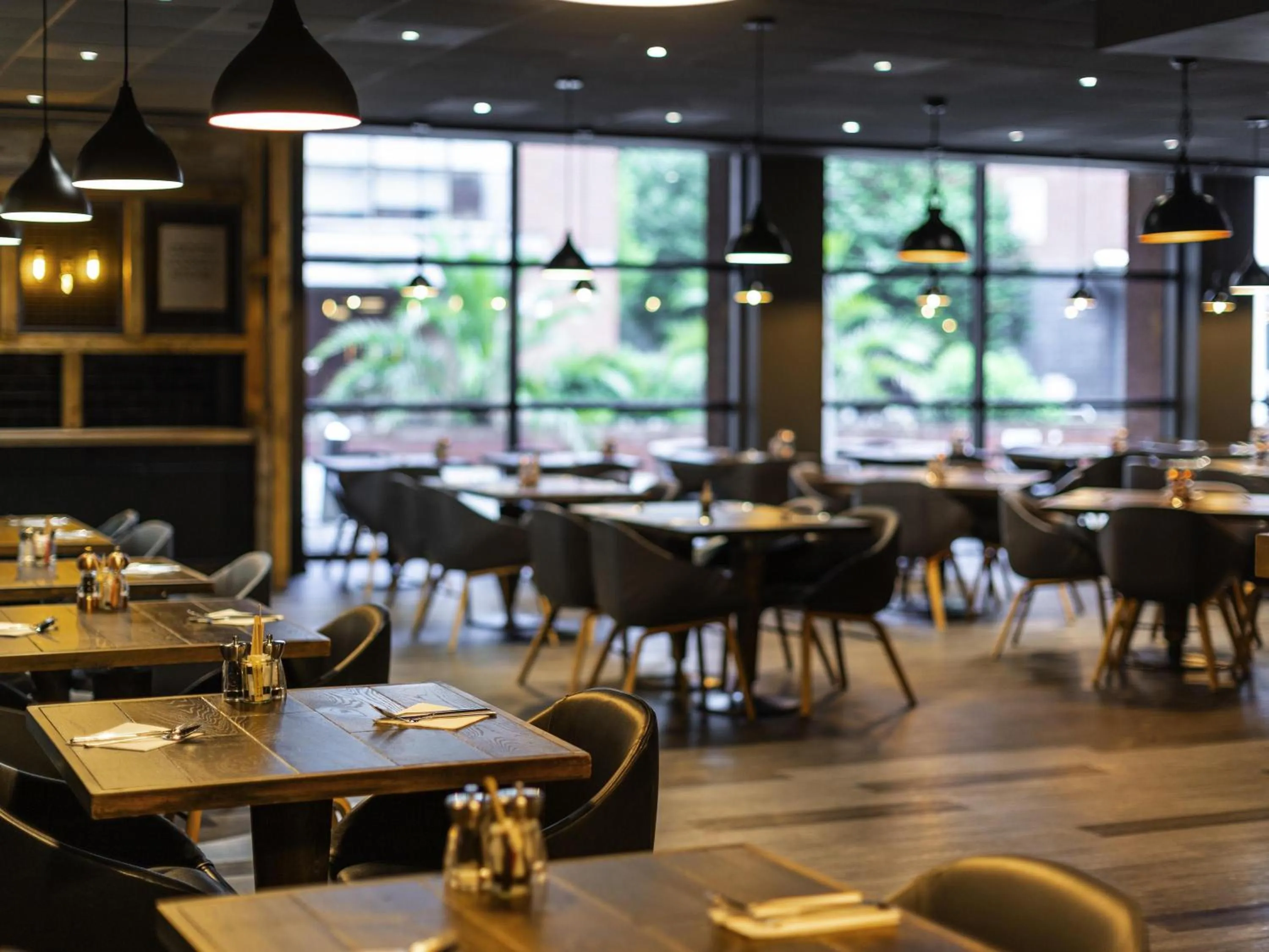 Restaurant/places to eat in Novotel Leeds Centre