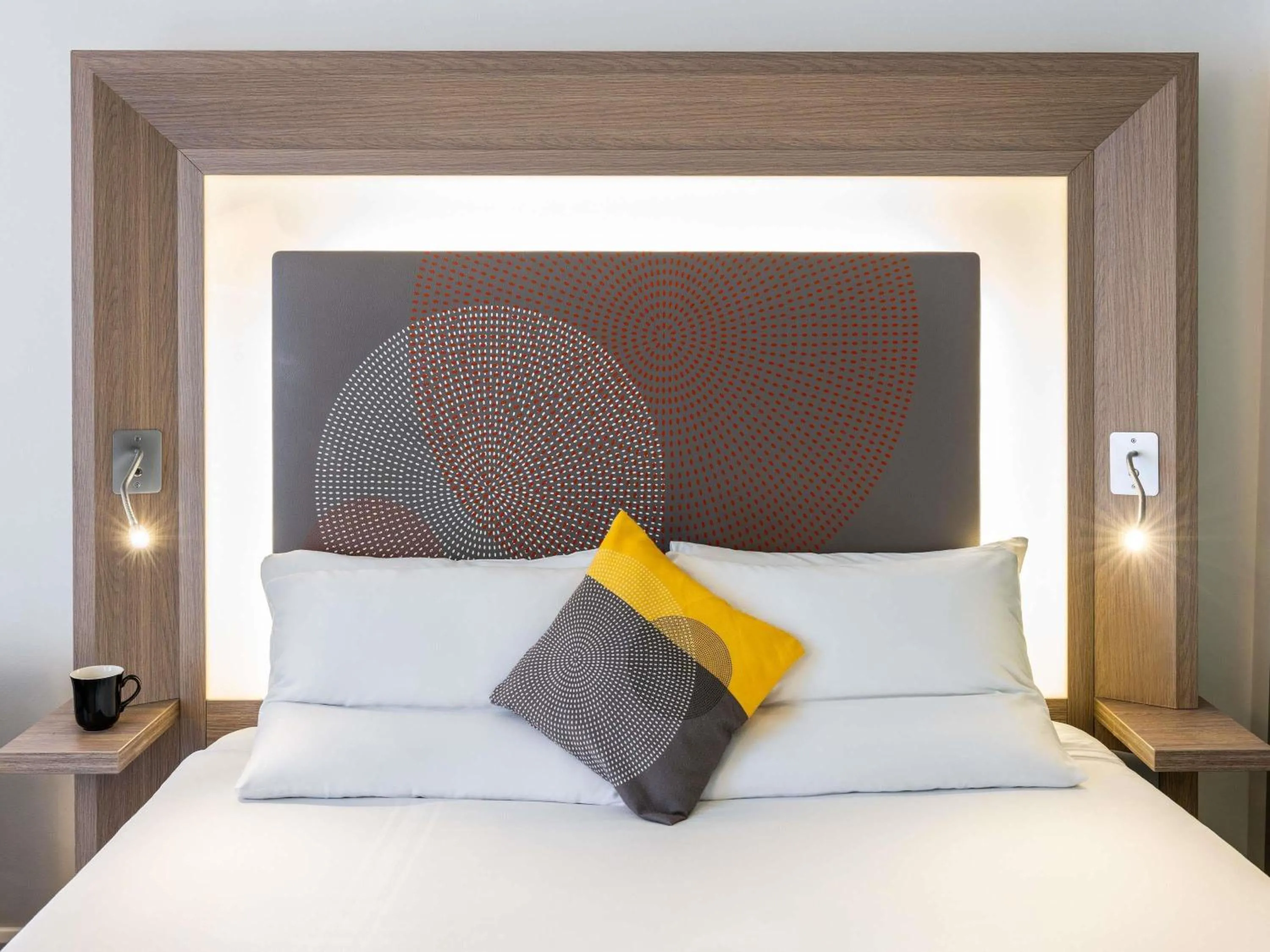 Property building, Bed in Novotel Leeds Centre