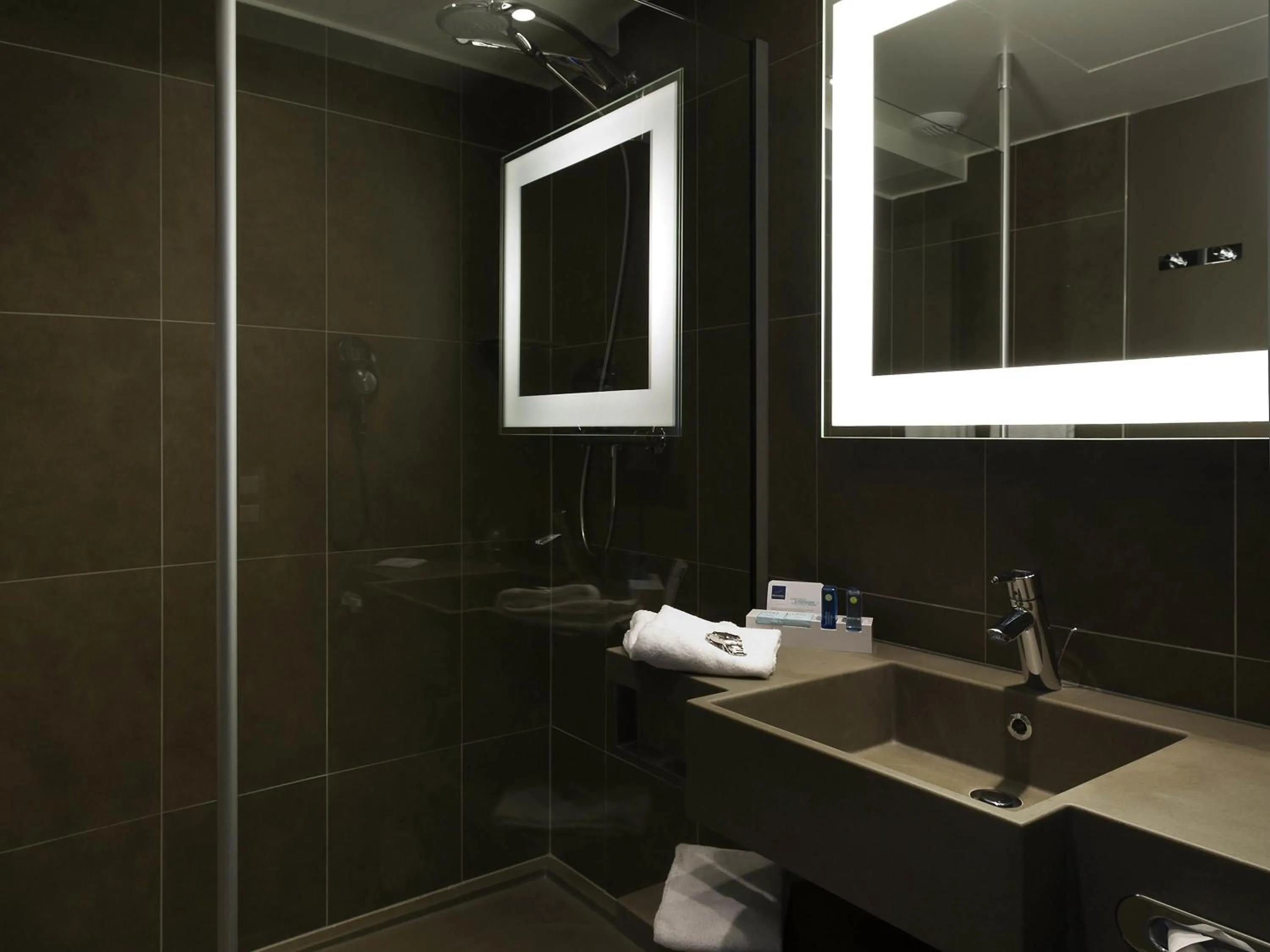 Bedroom in Novotel Leeds Centre