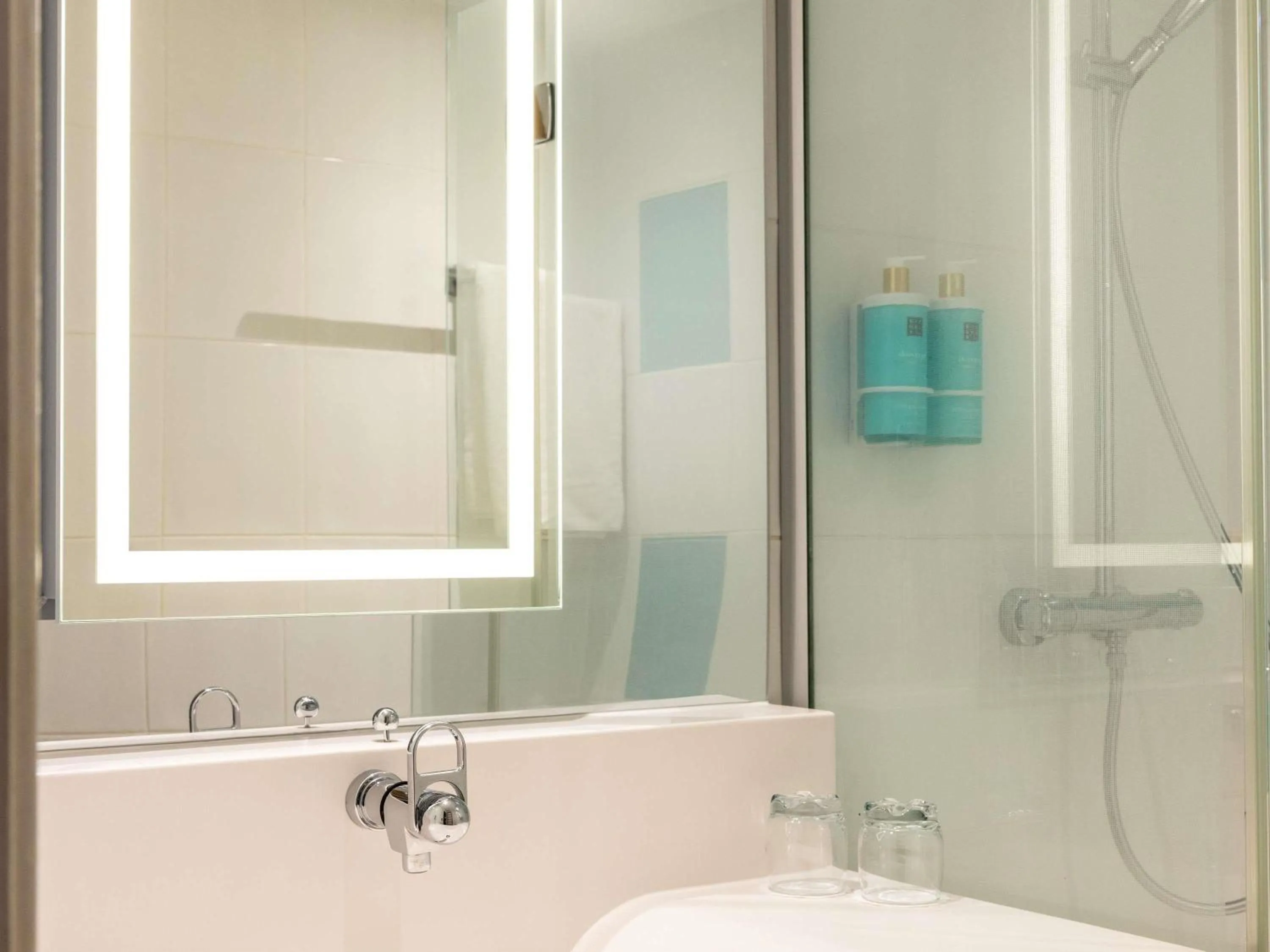 Bedroom in Novotel Leeds Centre