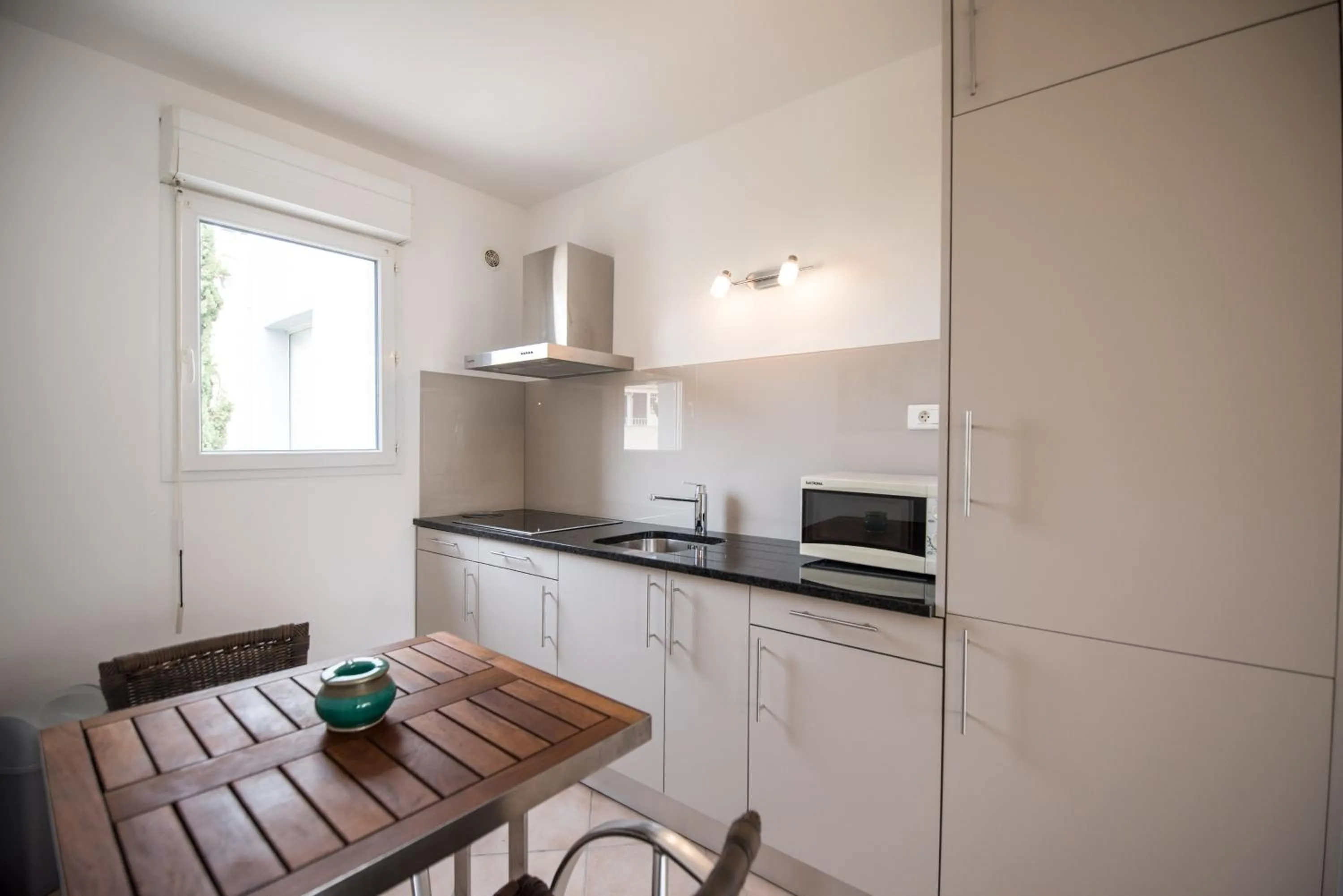 Coffee/tea facilities in Les Alizés Résidence & Spa