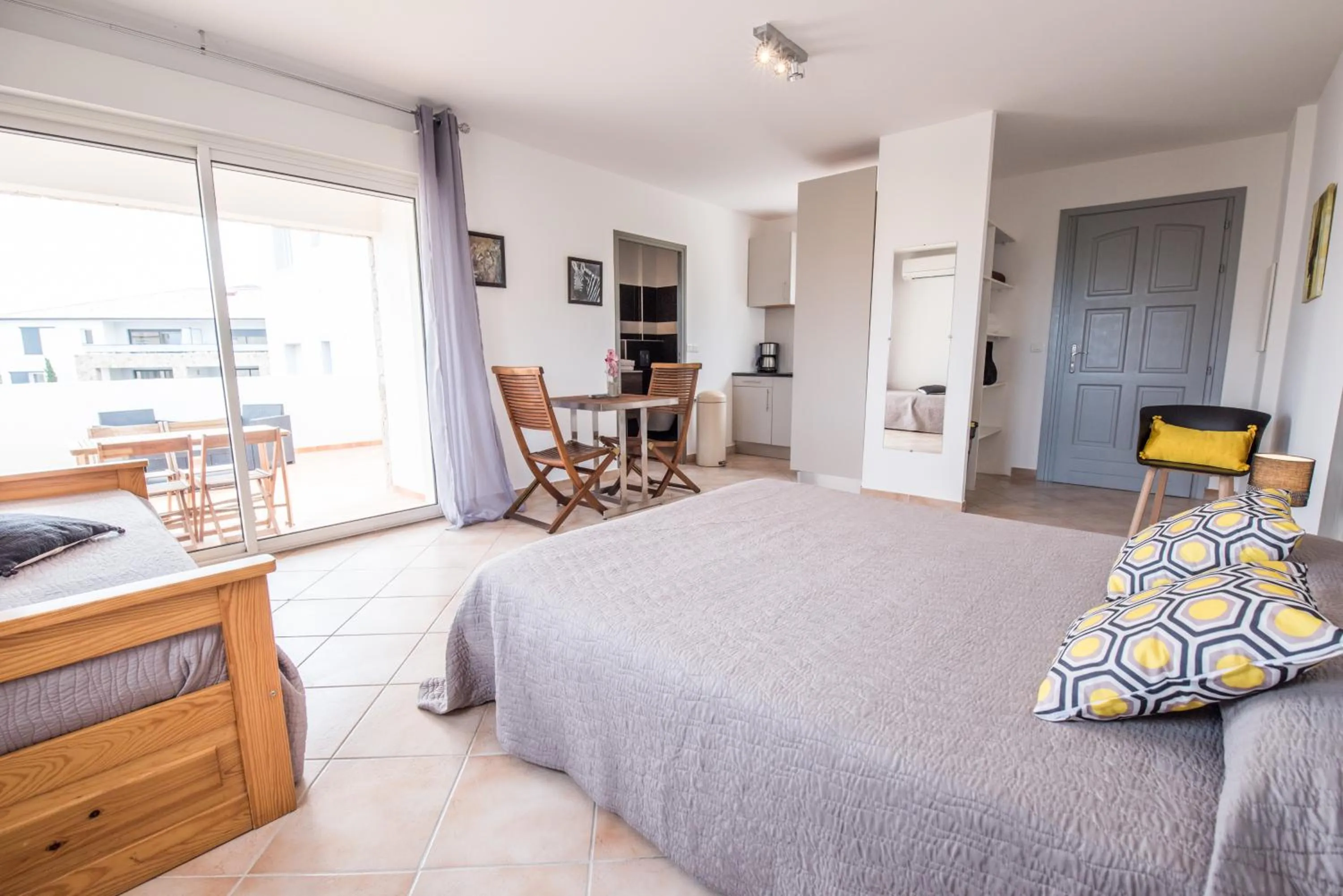 TV and multimedia, Bed in Les Alizés Résidence & Spa