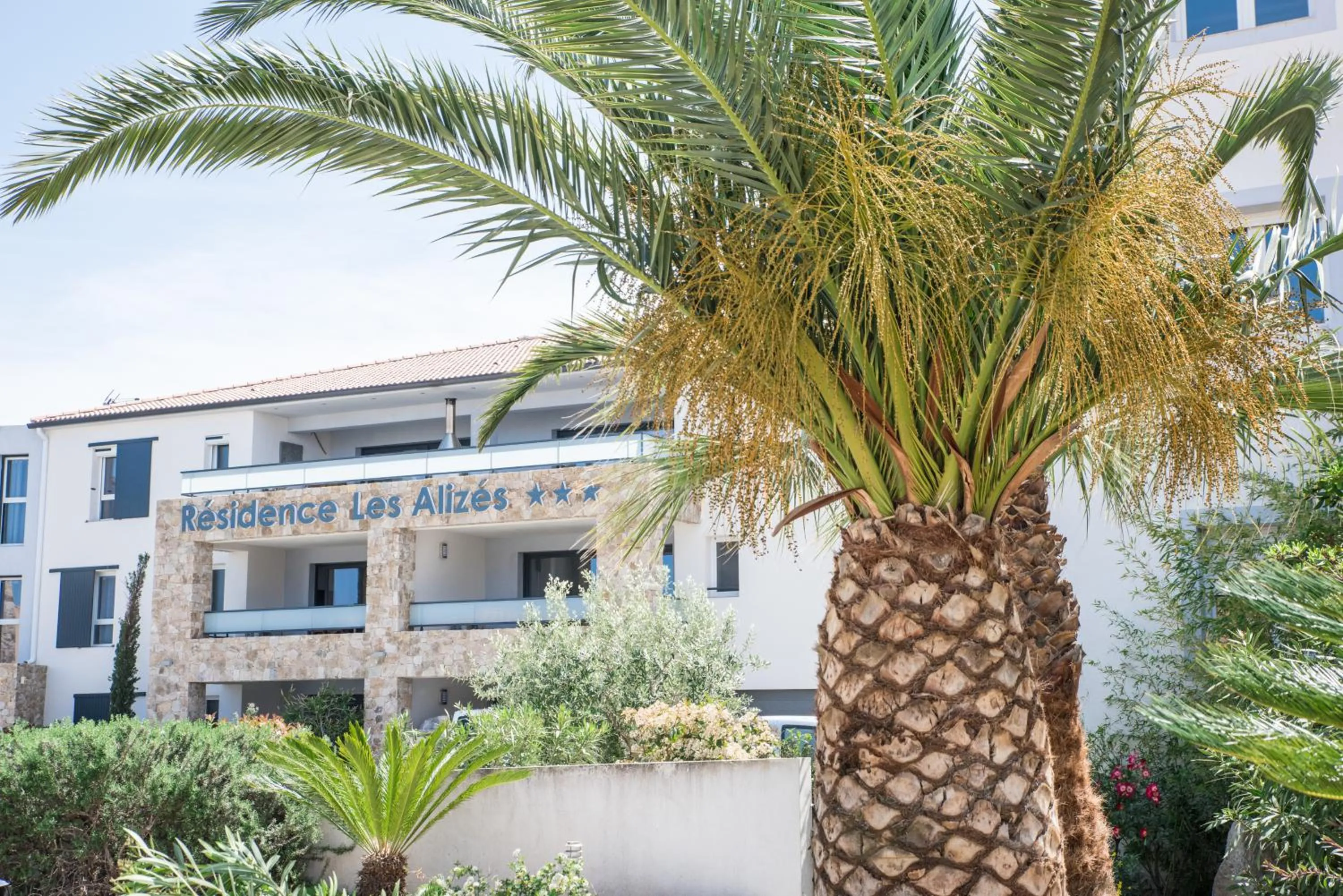 Facade/entrance in Les Alizés Résidence & Spa