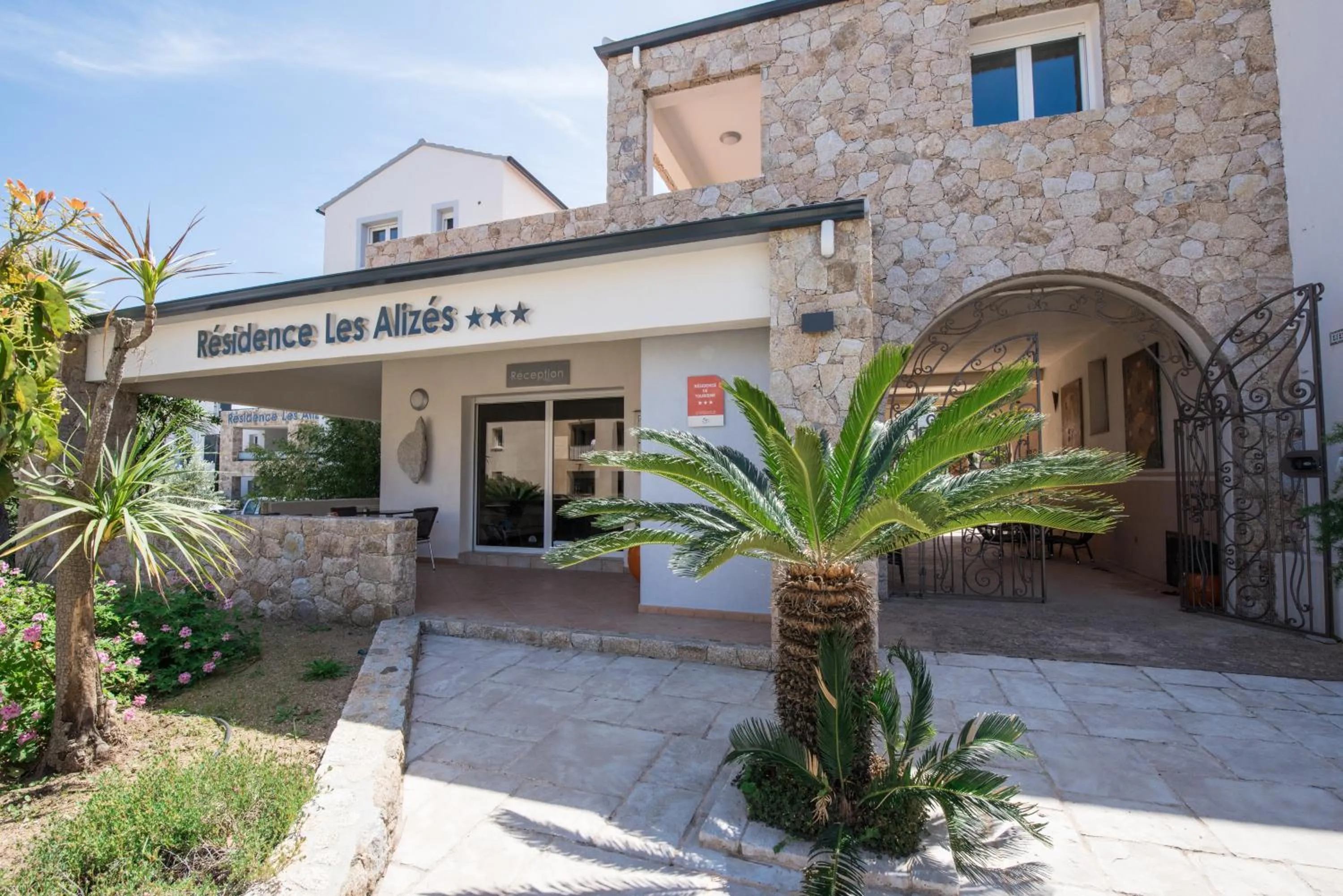 Property building in Les Alizés Résidence & Spa