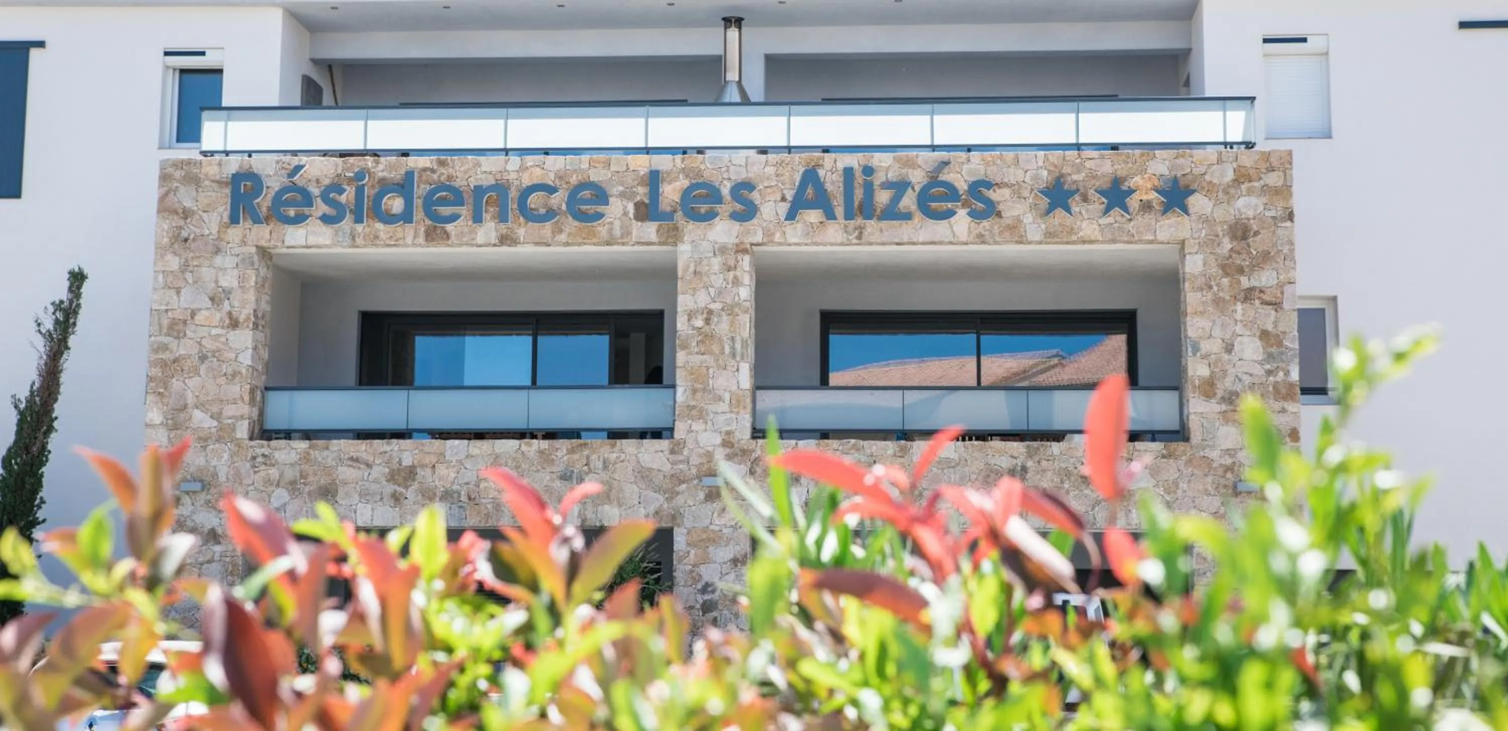 Facade/entrance in Les Alizés Résidence & Spa