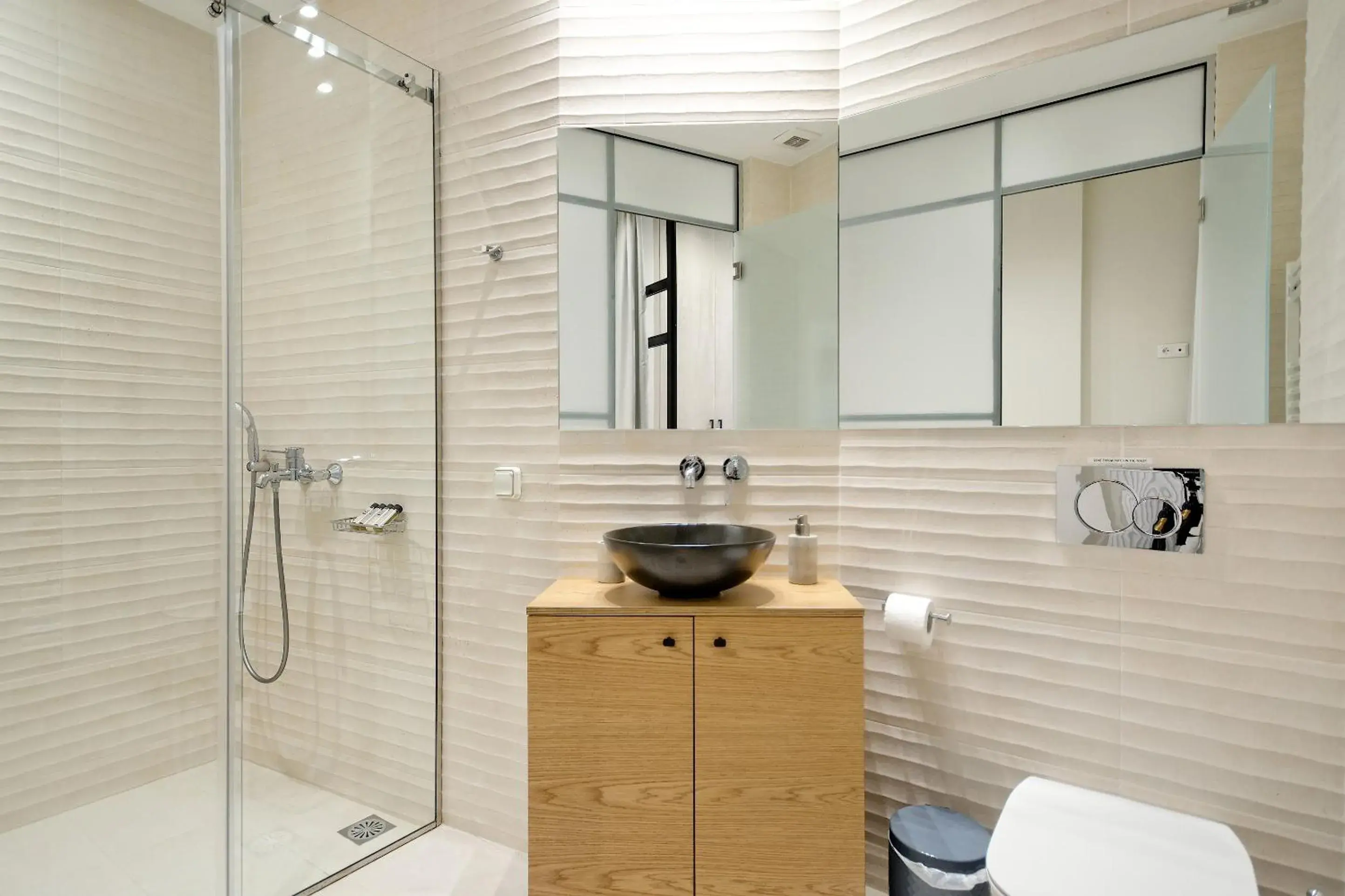 Shower in Muses Residence Shower in Muses Residence