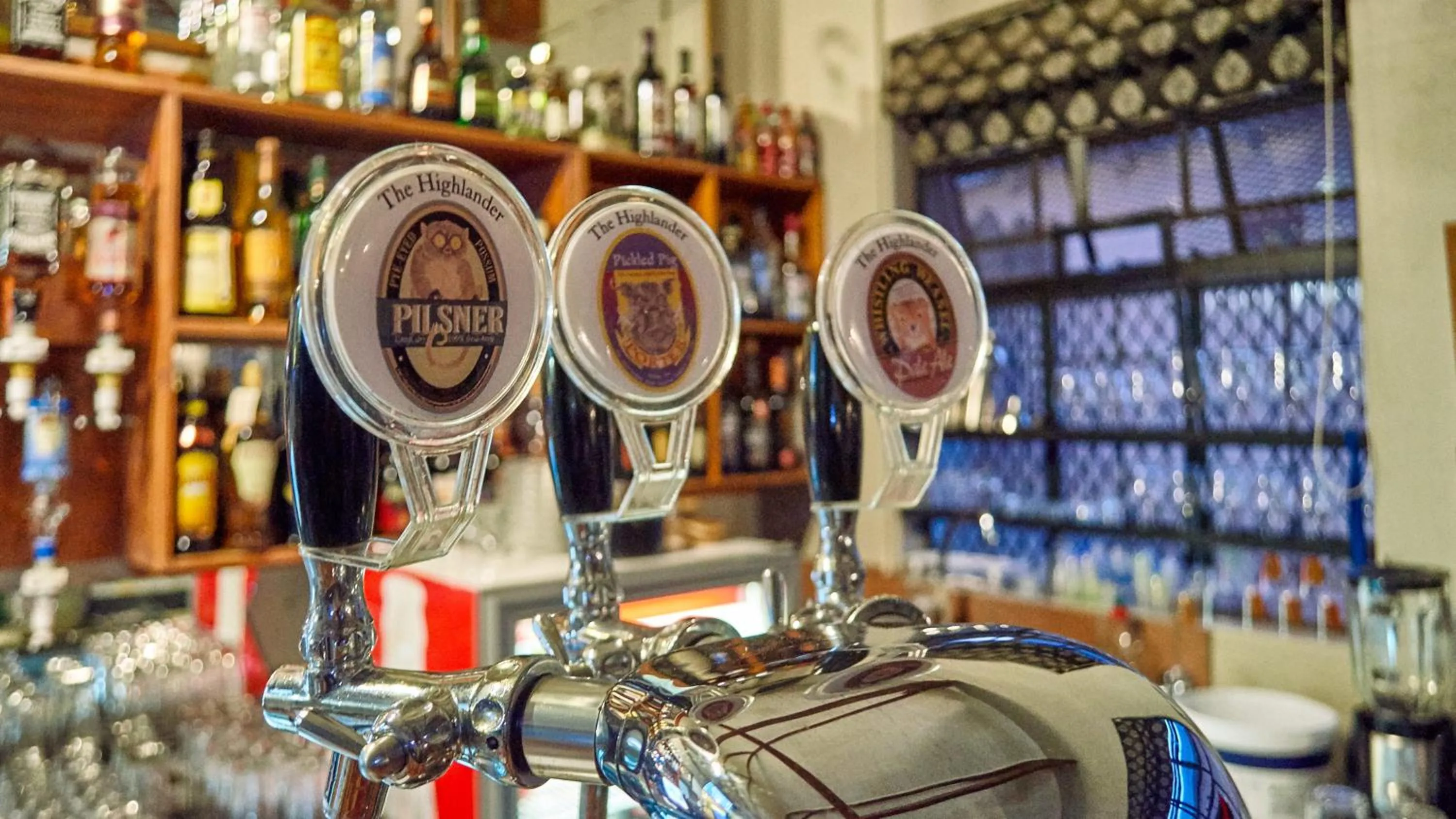 Lounge or bar in Highland Quarters