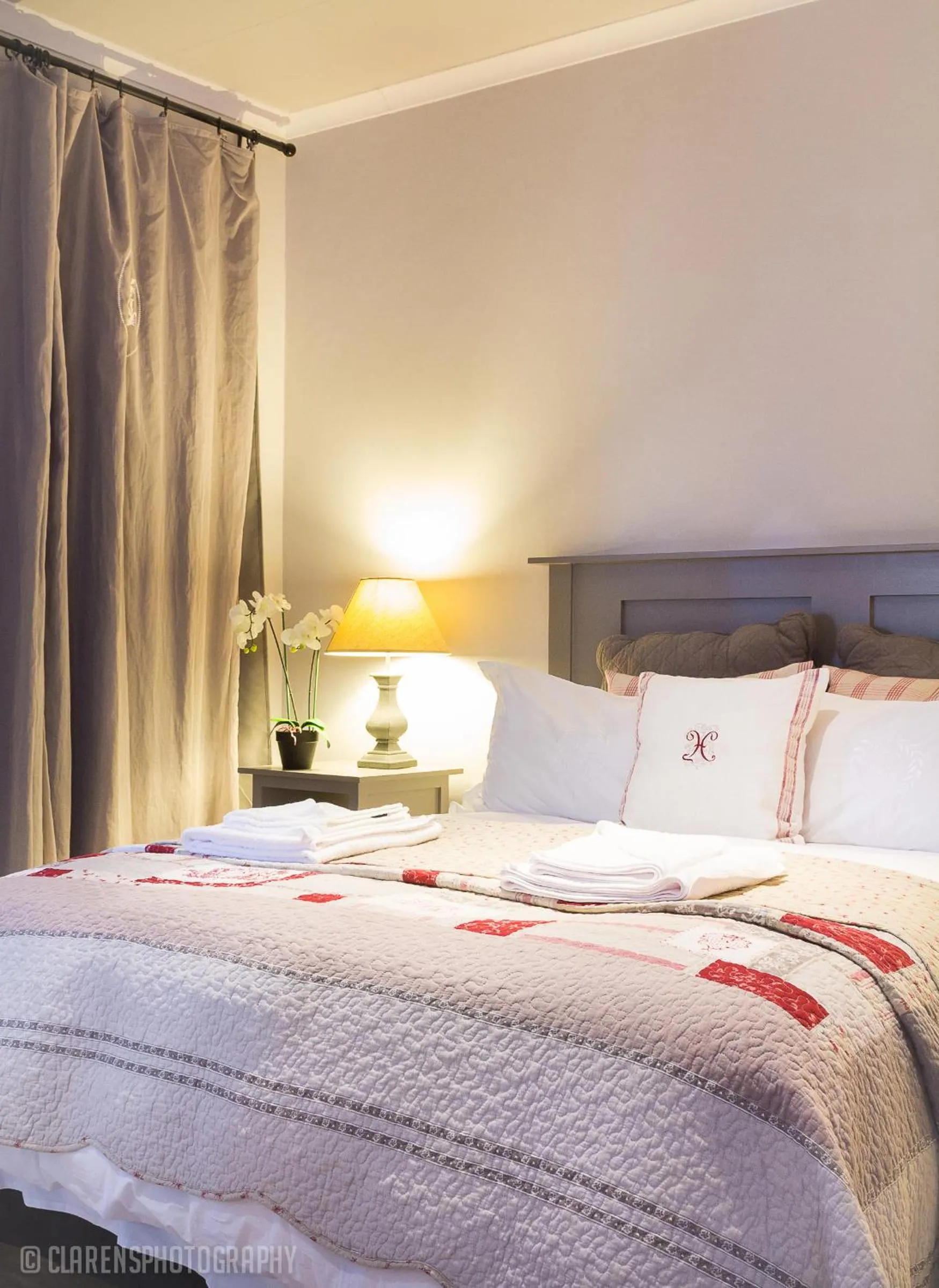 Bedroom, Bed in Highland Quarters