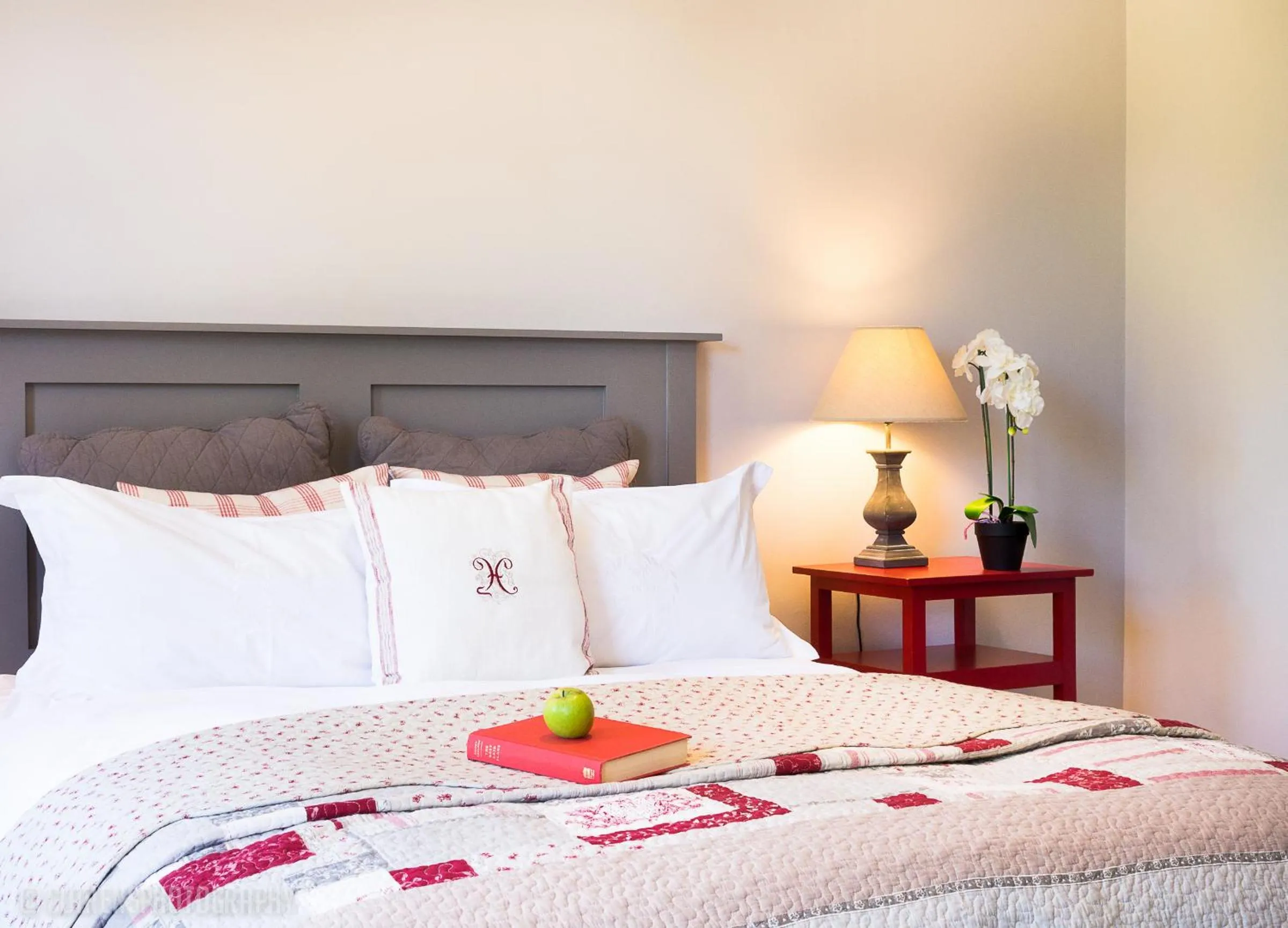 Bedroom, Bed in Highland Quarters